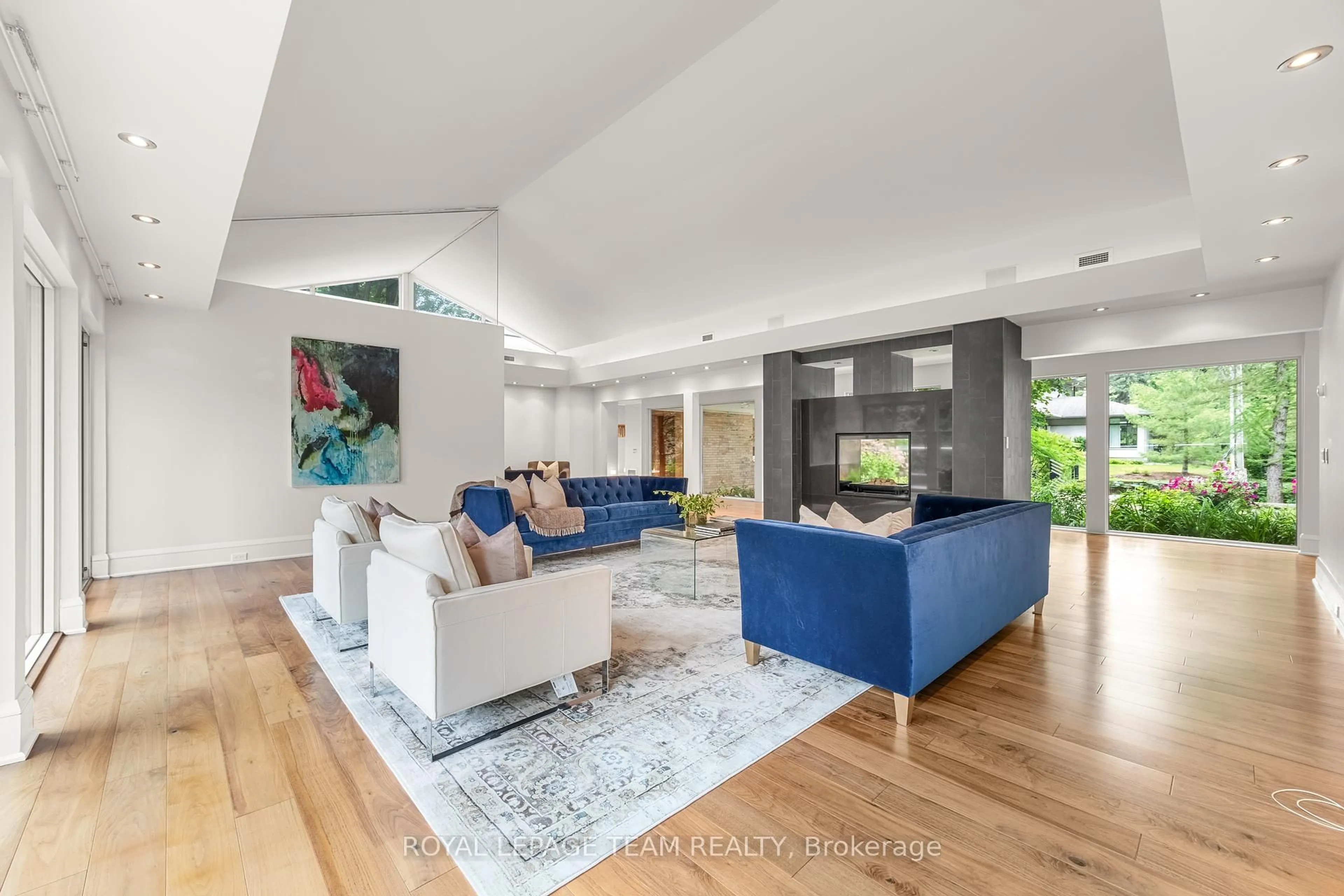 Living room with furniture, unknown for 55 WILLINGDON Rd, Ottawa Ontario K1M 2J6