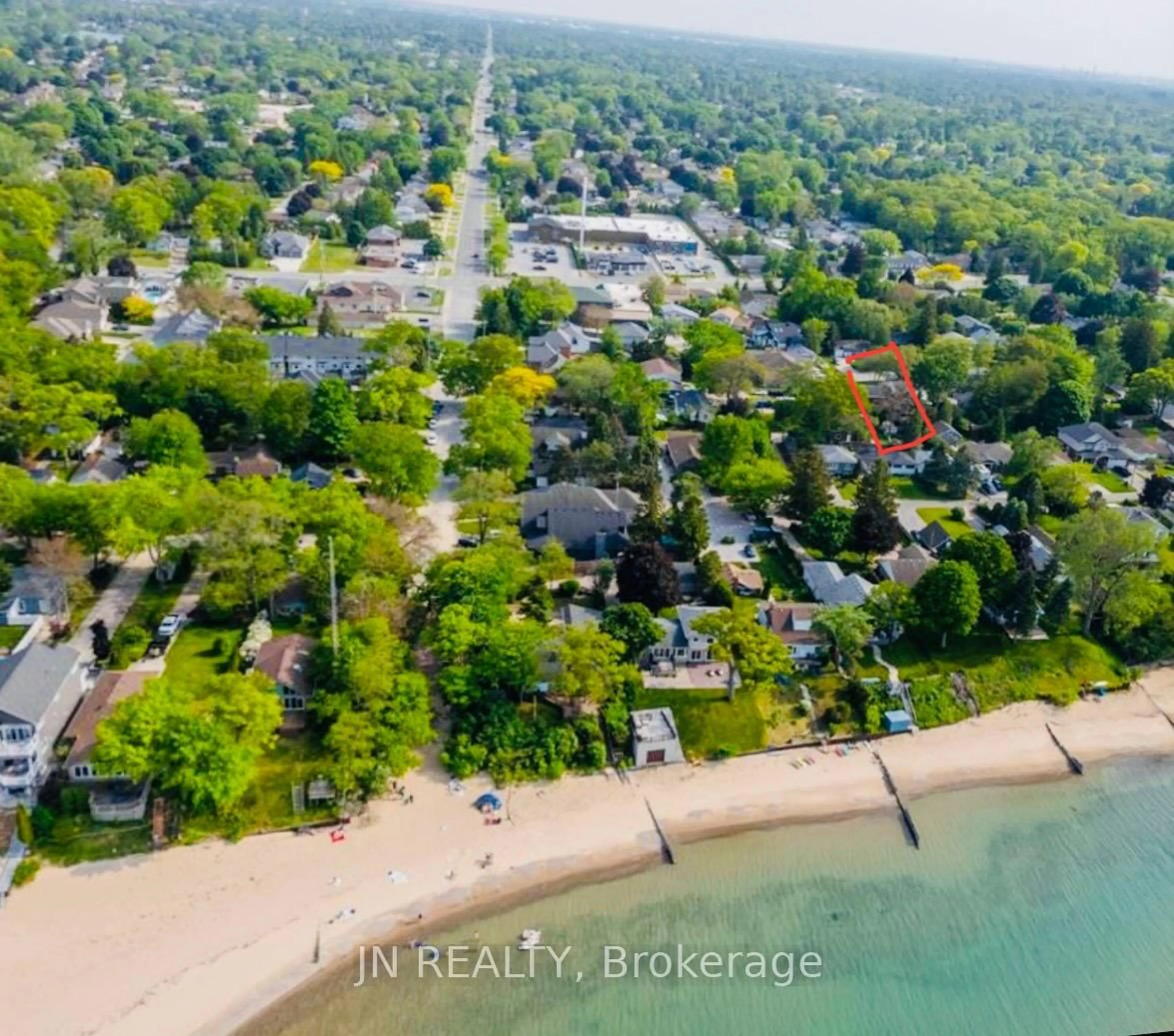 A pic from outside/outdoor area/front of a property/back of a property/a pic from drone, water/lake/river/ocean view for 1100 Bruce St, Sarnia Ontario N7V 3B3