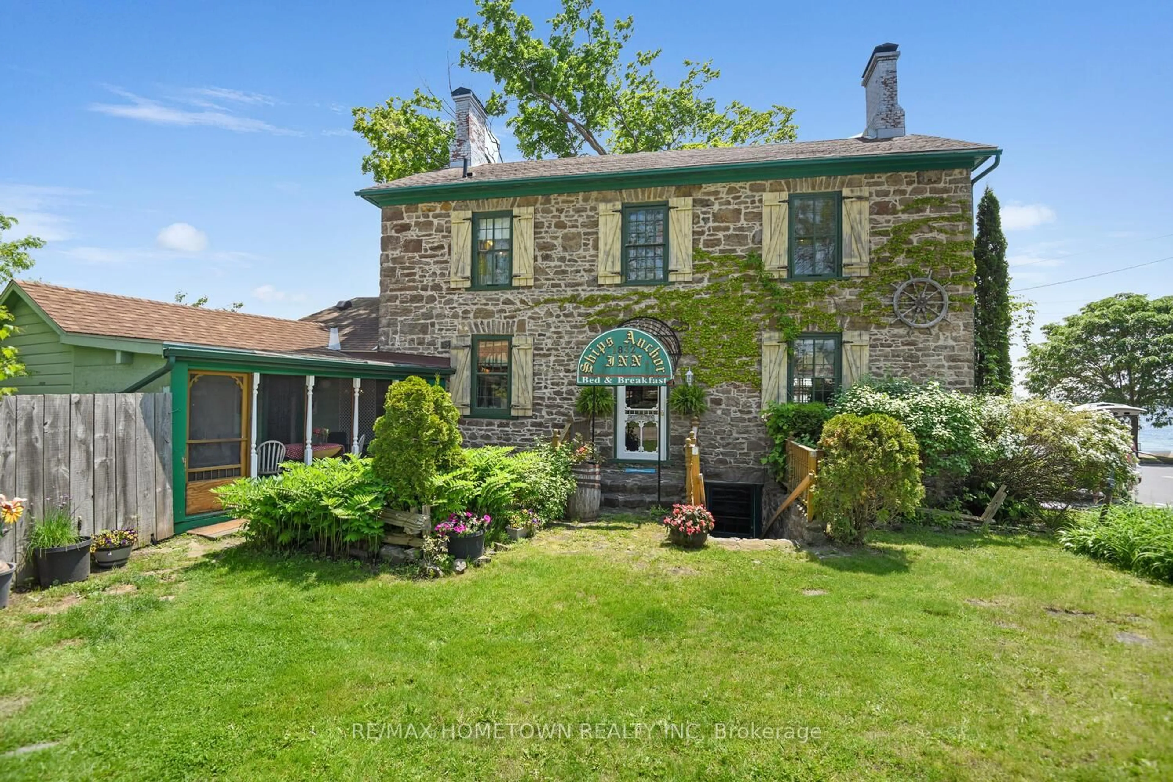 A pic from outside/outdoor area/front of a property/back of a property/a pic from drone, building for 495 King St, Prescott Ontario K0E 1T0