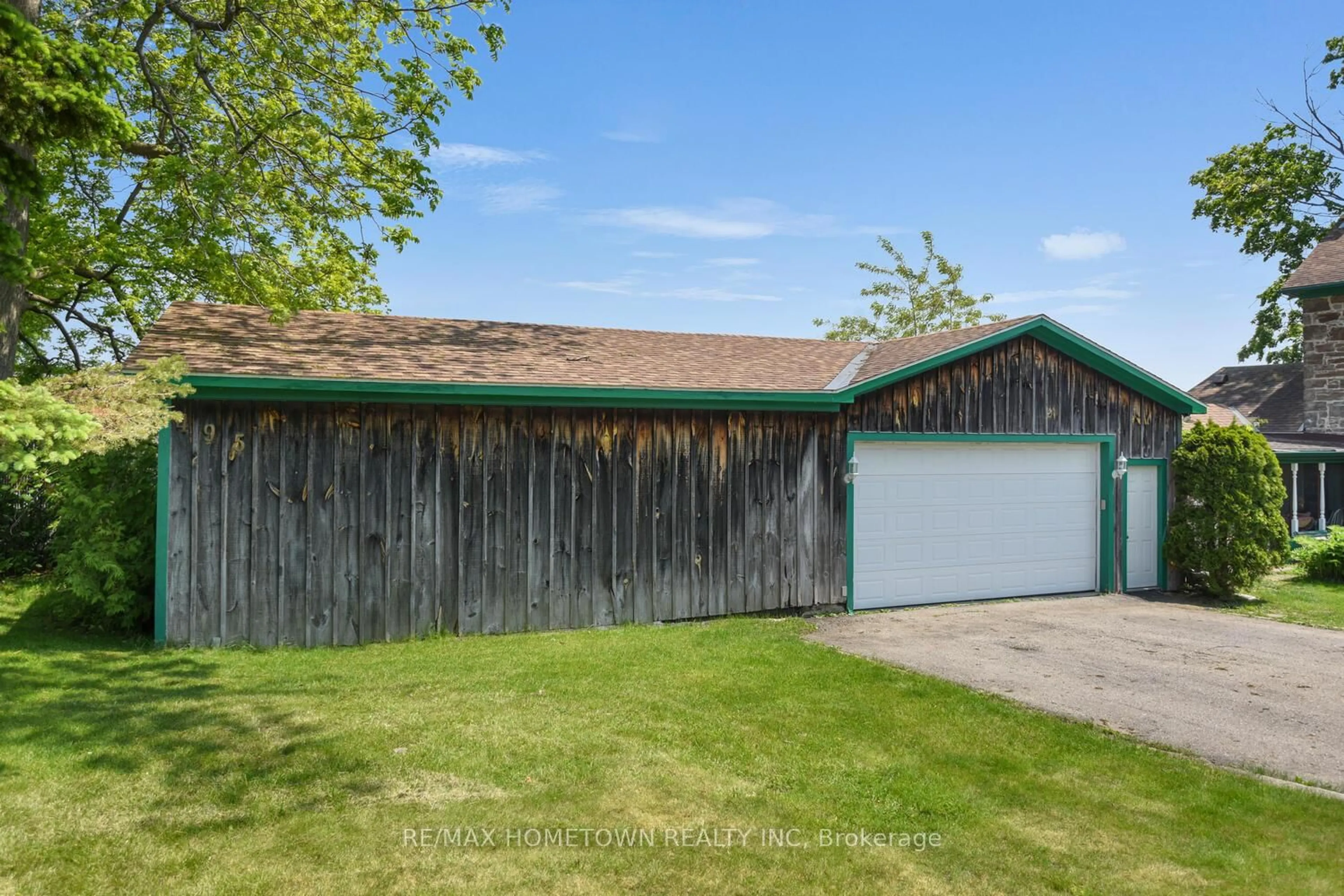 A pic from outside/outdoor area/front of a property/back of a property/a pic from drone, street for 495 King St, Prescott Ontario K0E 1T0