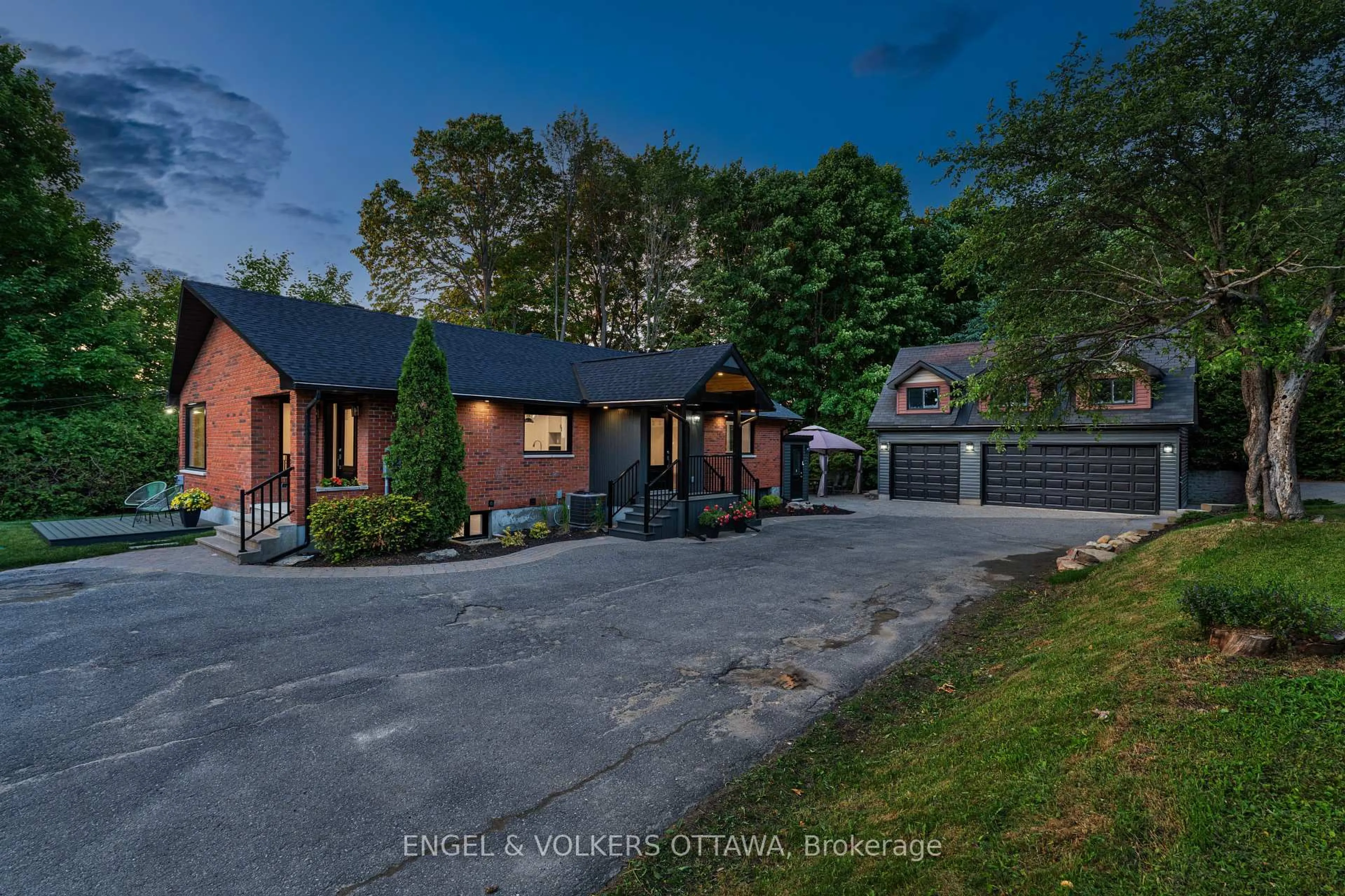 A pic from outside/outdoor area/front of a property/back of a property/a pic from drone, street for 2326 Stoney Lane, Ottawa Ontario K4C 1B9