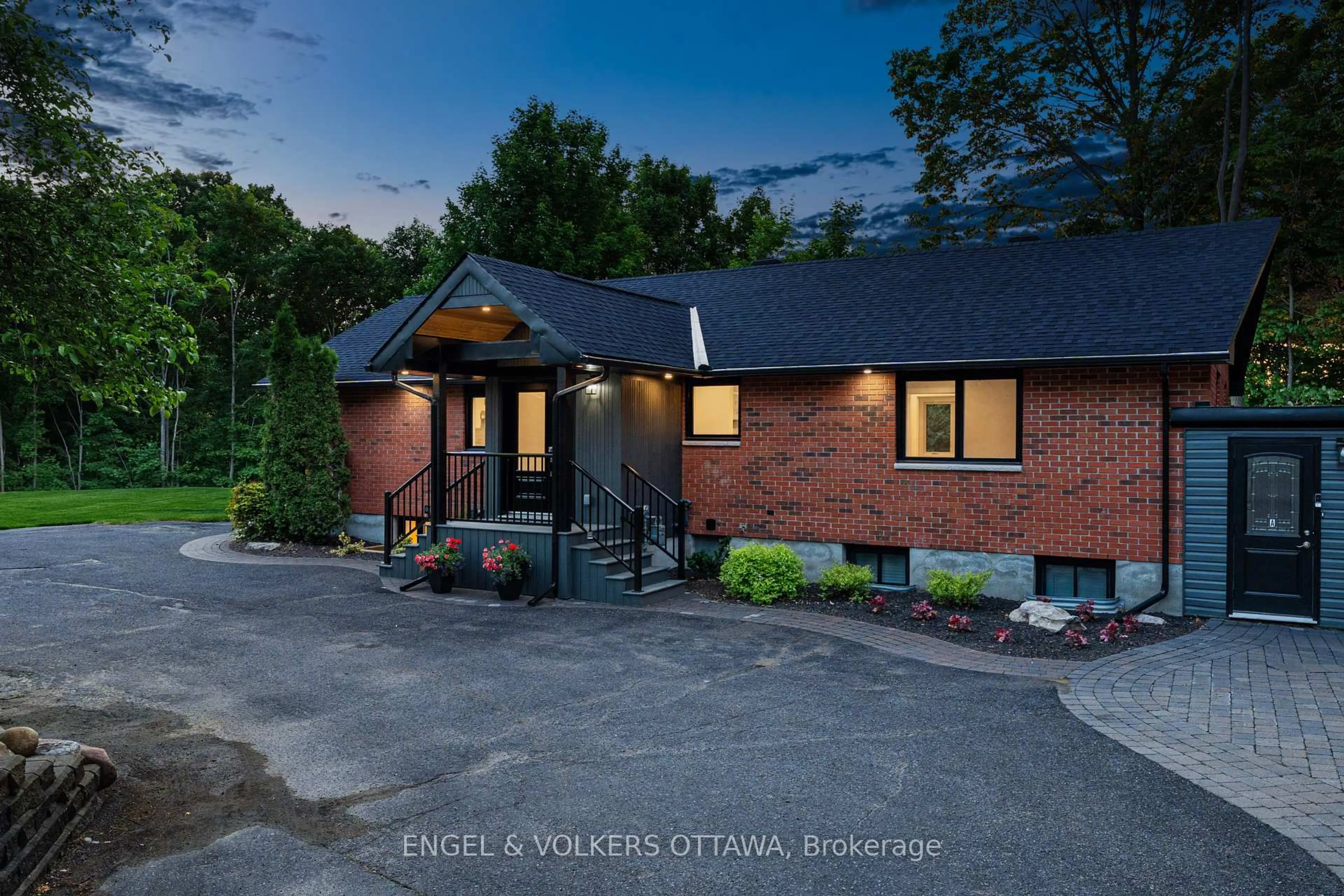 Unknown for 2326 Stoney Lane, Ottawa Ontario K4C 1B9