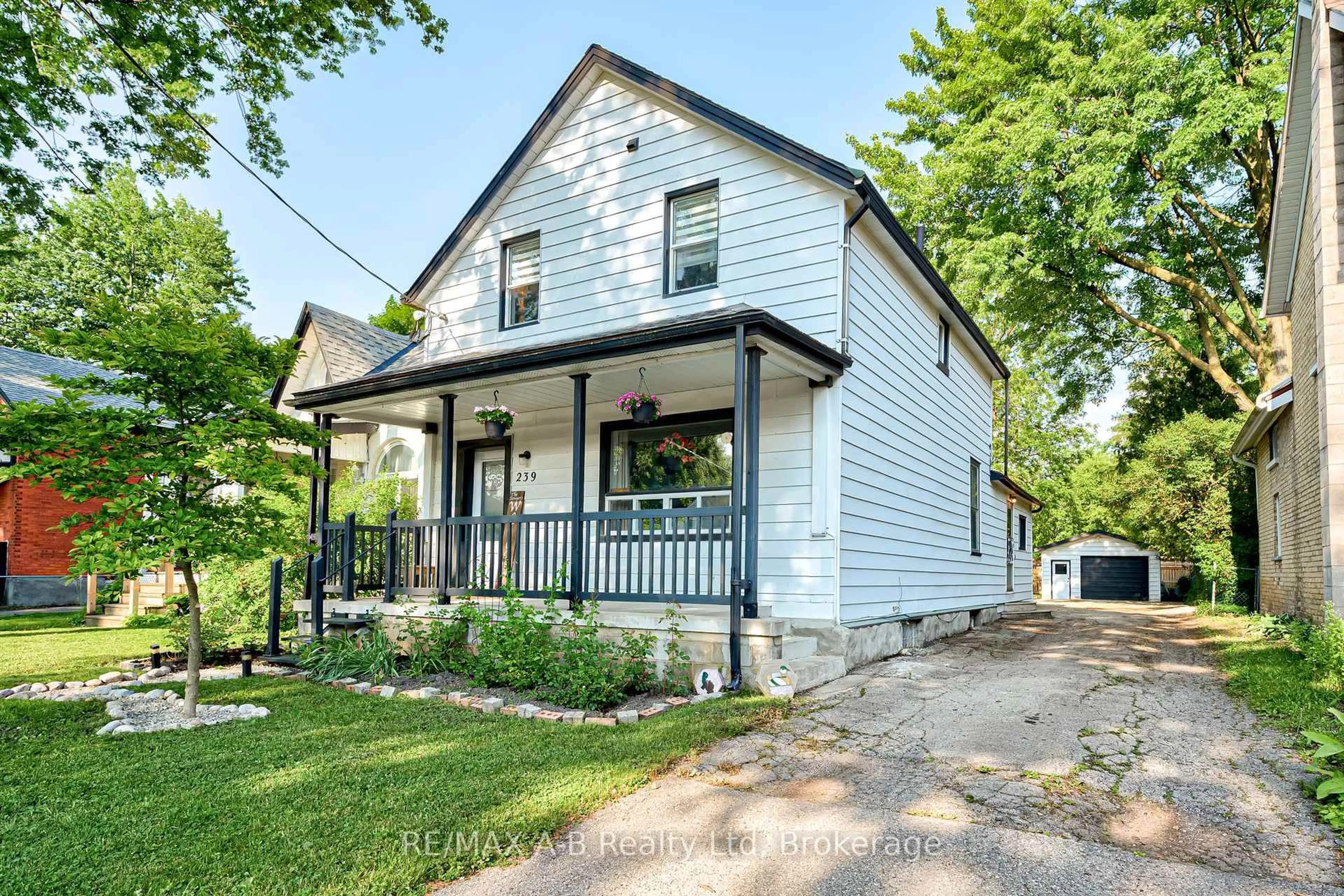 Unknown for 239 Nile St, Stratford Ontario N5A 4G1