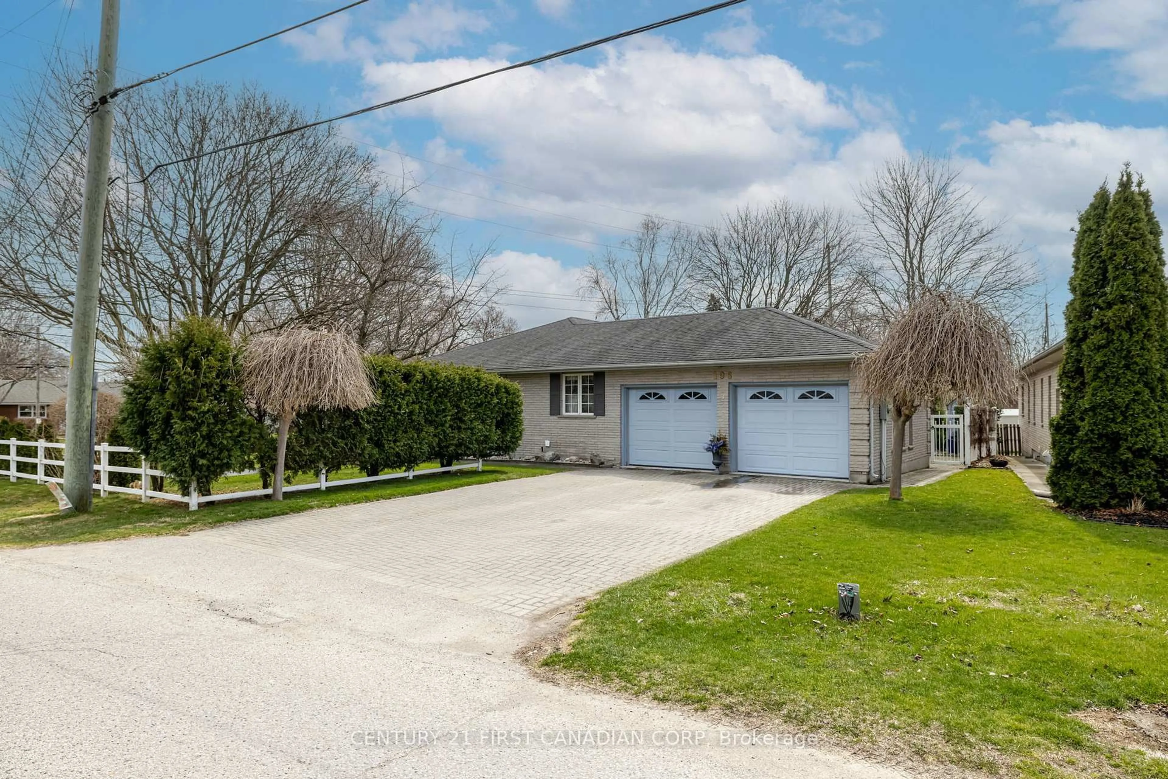 A pic from outside/outdoor area/front of a property/back of a property/a pic from drone, street for 196 Hull Rd, Strathroy-Caradoc Ontario N7G 3P2