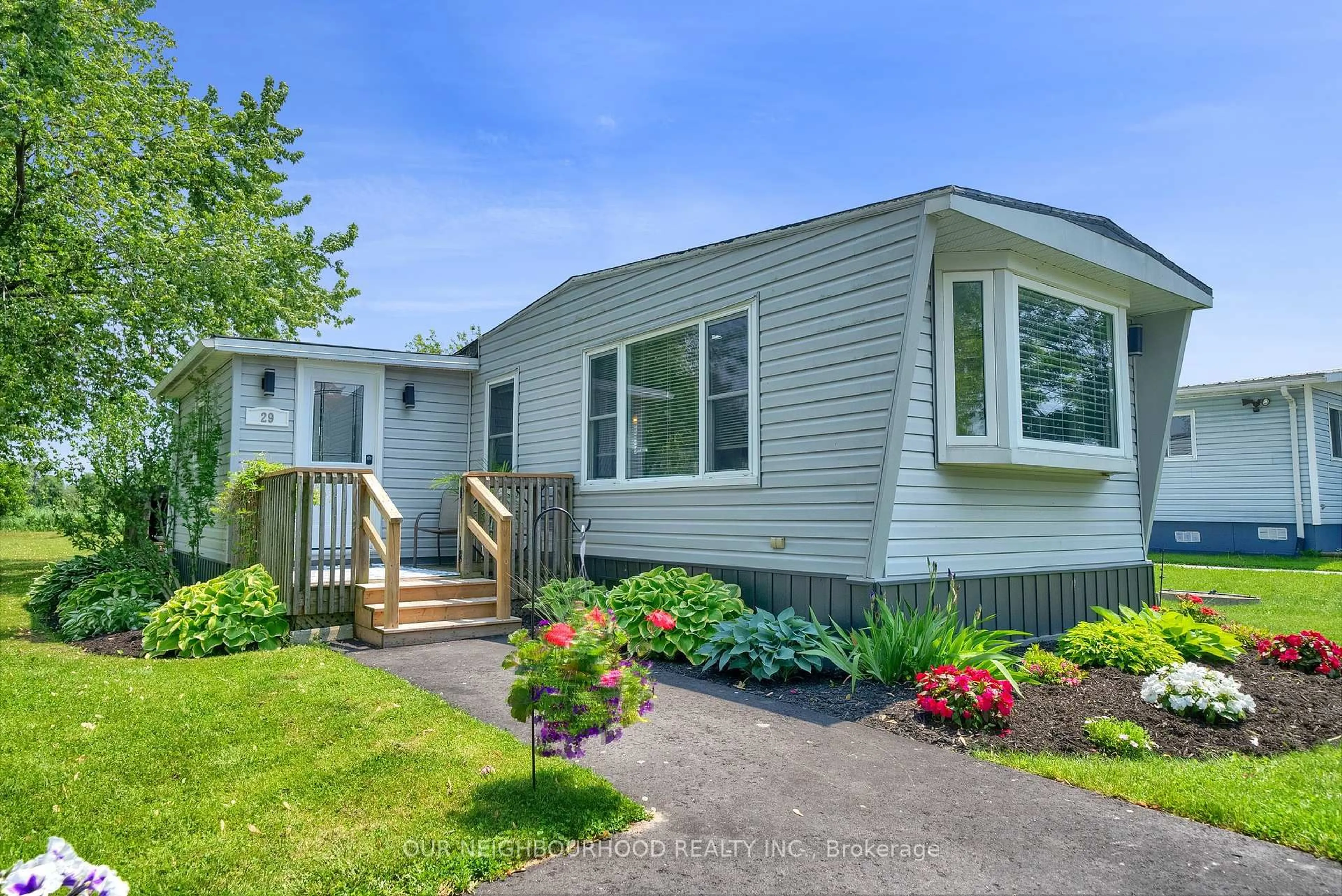 Home with vinyl exterior material, street for 29 Hillview Dr, Hamilton Township Ontario K9A 0X1