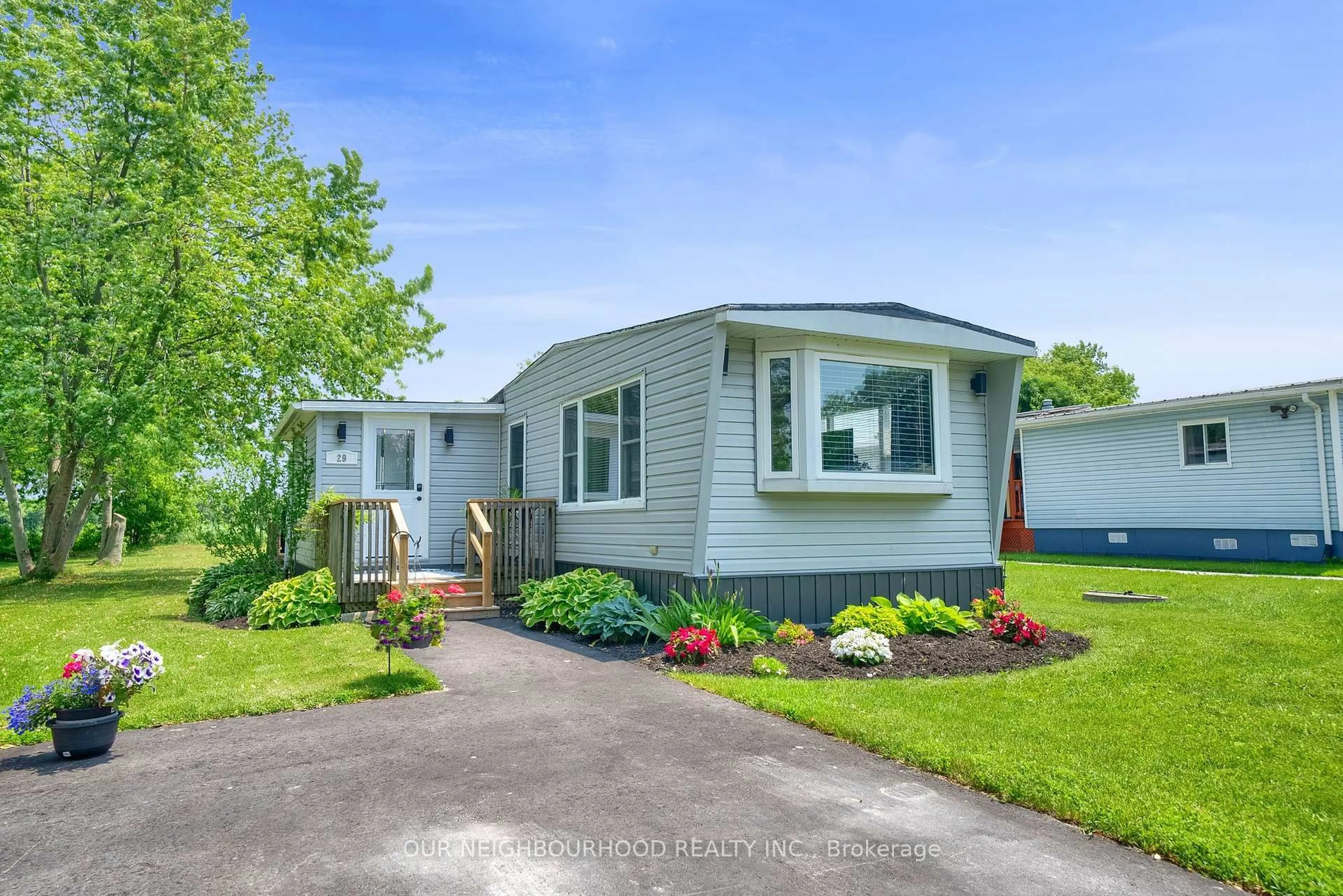Home with vinyl exterior material, street for 29 Hillview Dr, Hamilton Township Ontario K9A 0X1