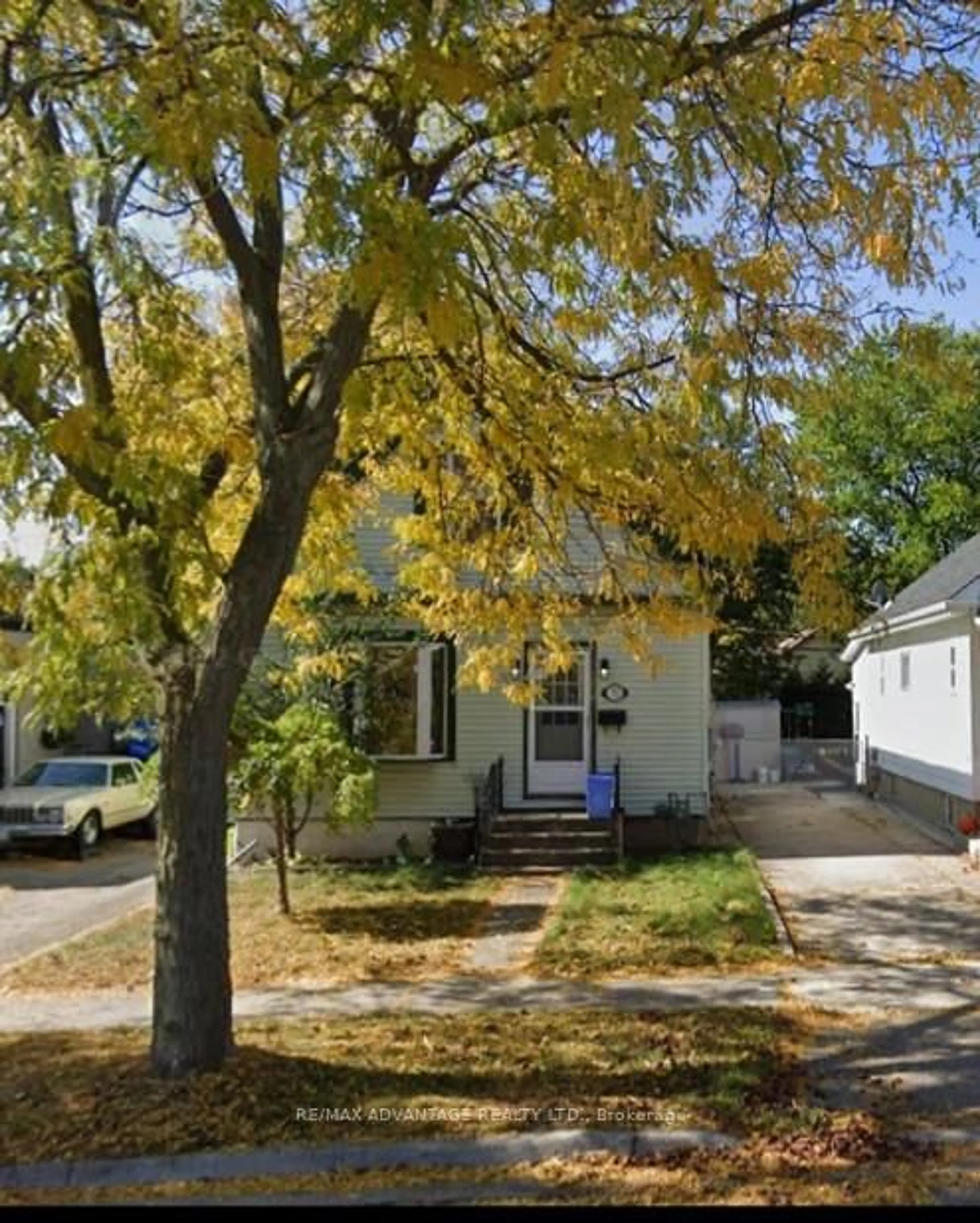 Home with vinyl exterior material, street for 71 St Julien St, London East Ontario N5Z 2M5