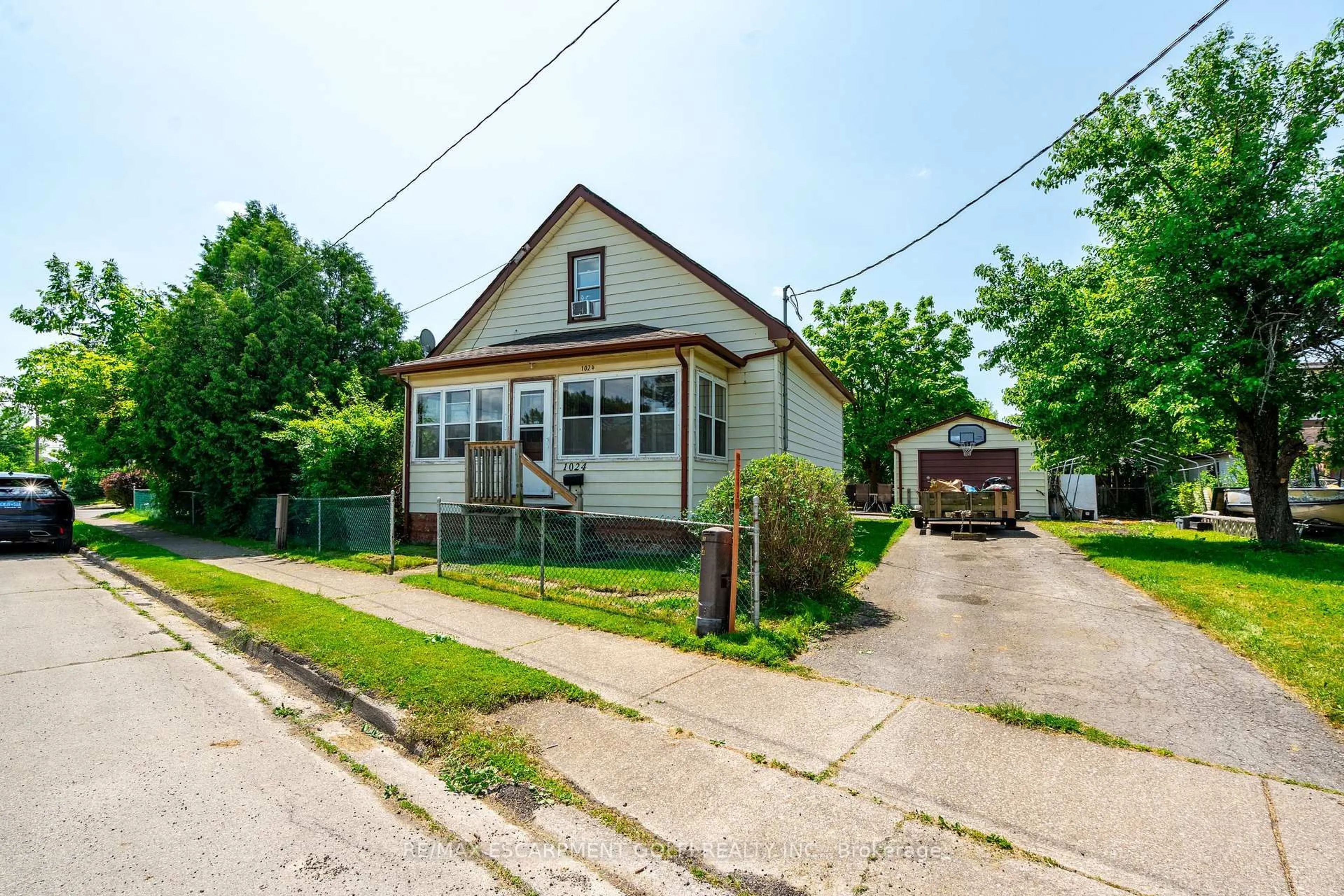 Unknown for 1024 RAILROAD Ave, Welland Ontario L3B 5G2