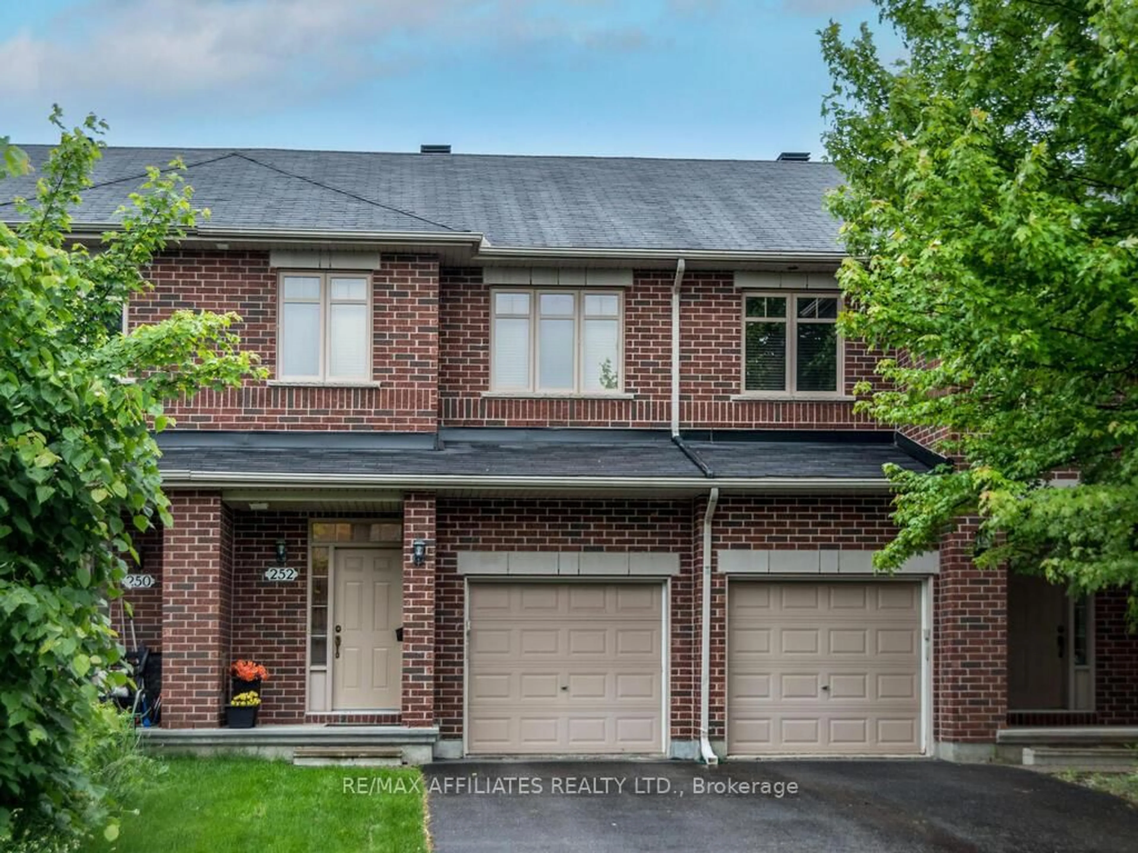 Home with brick exterior material, street for 252 Badgeley Ave, Ottawa Ontario K2T 0A7
