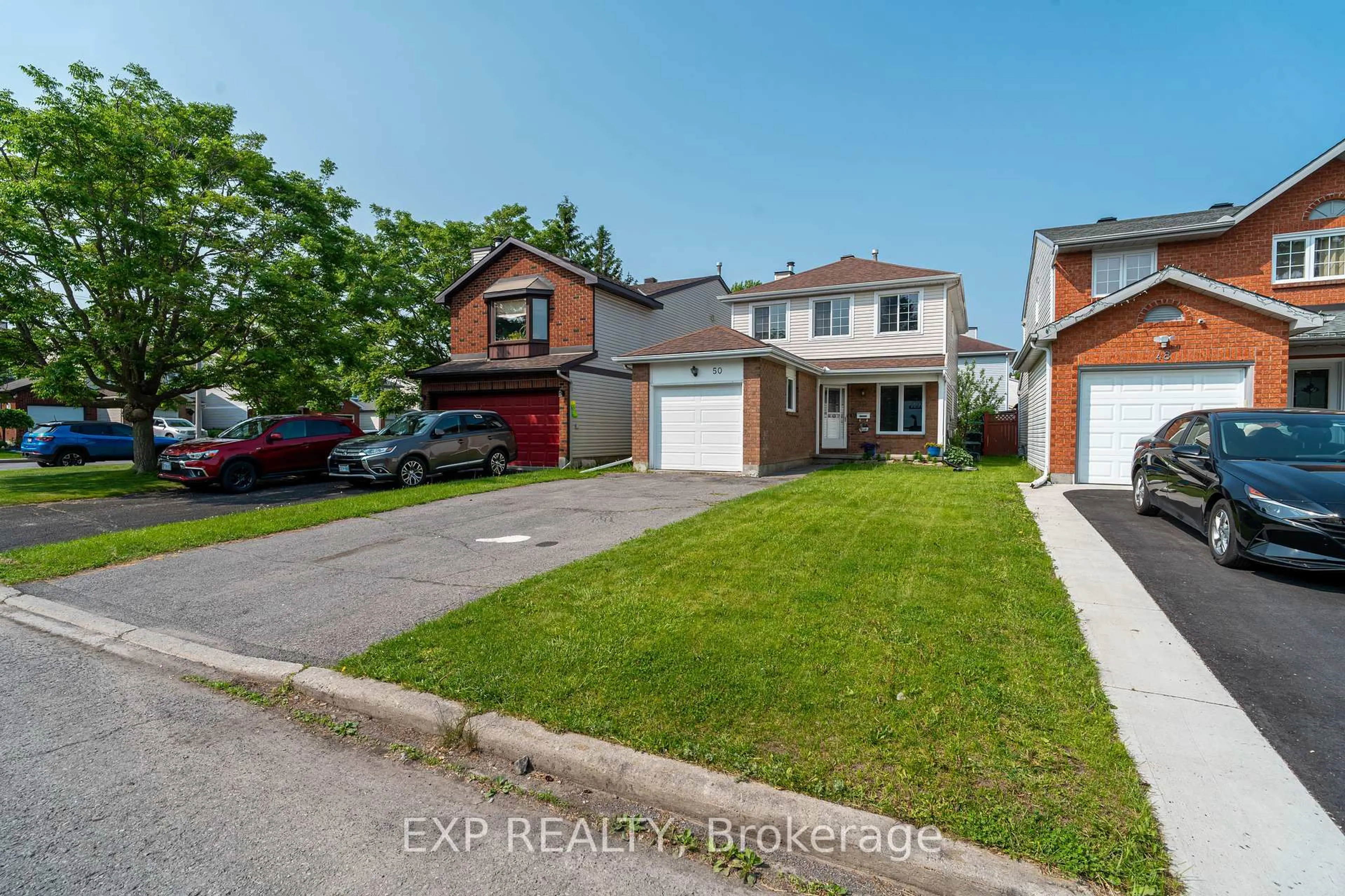 A pic from outside/outdoor area/front of a property/back of a property/a pic from drone, street for 50 Saddle Cres, Ottawa Ontario K1G 5L3
