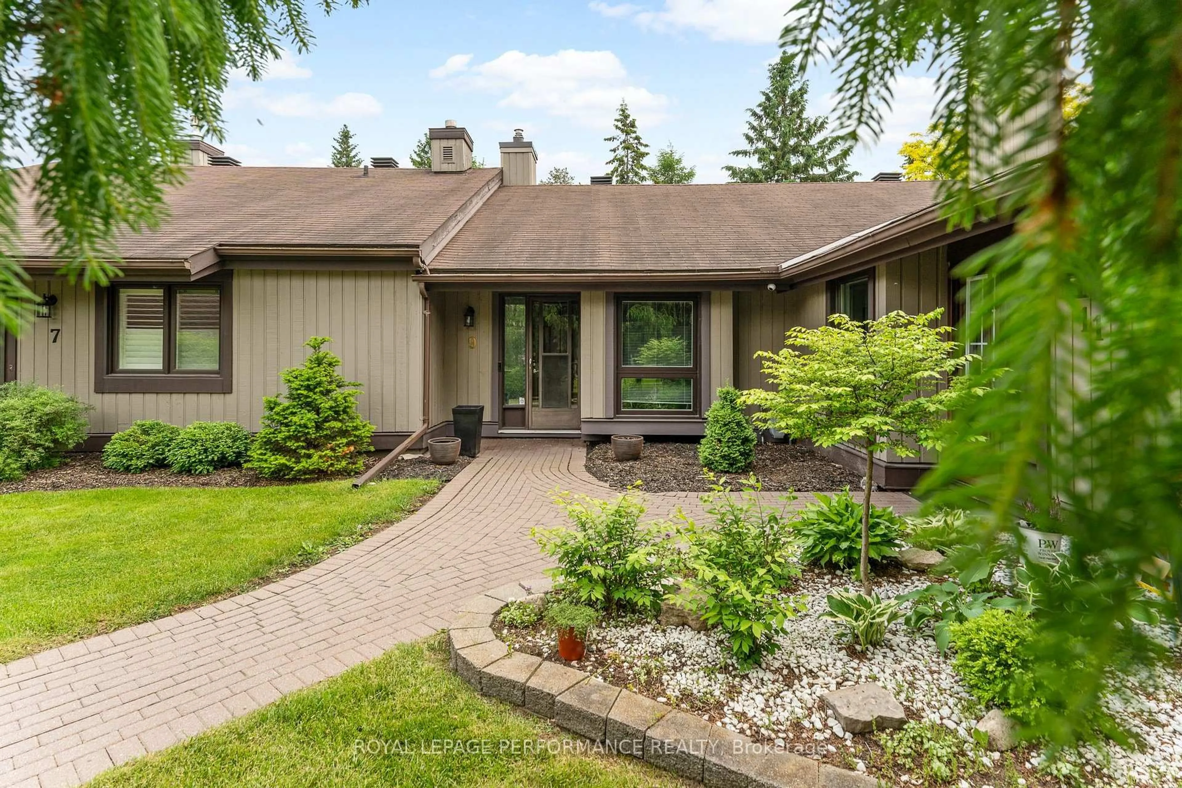Unknown for 9 Plainfield Crt, Ottawa Ontario K2S 1B9