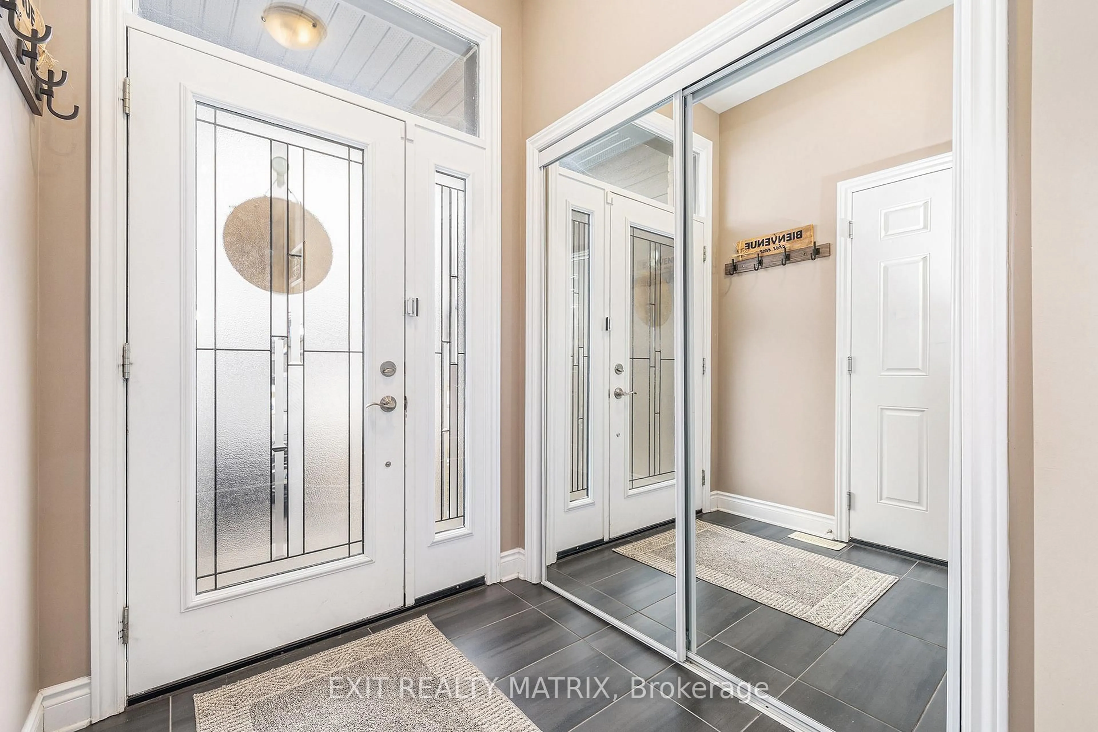 Indoor entryway for 214 Argile St, Casselman Ontario K0A 1M0