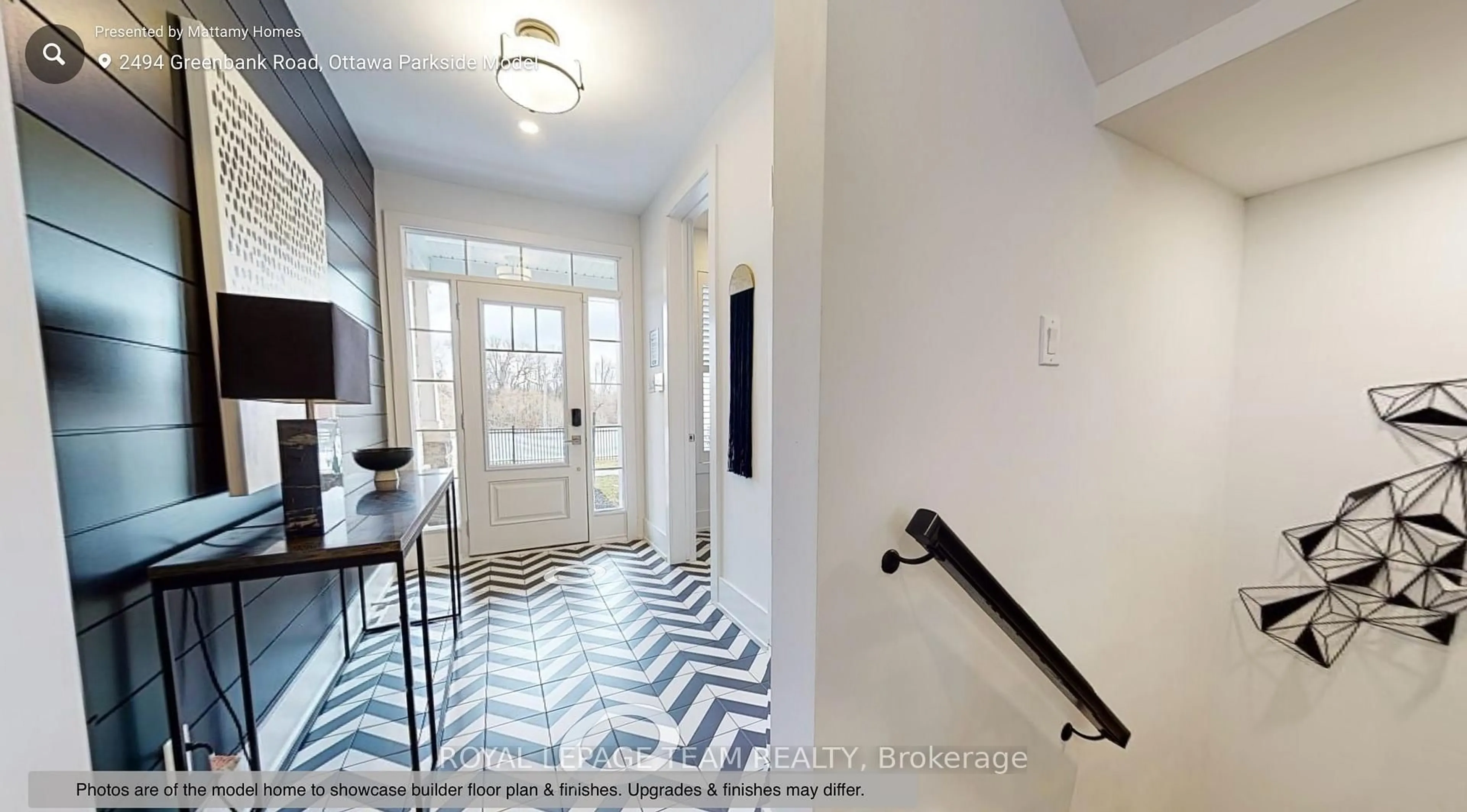 Indoor entryway for 112 Viburnum Terr, Richmond Ontario K0A 2Z0