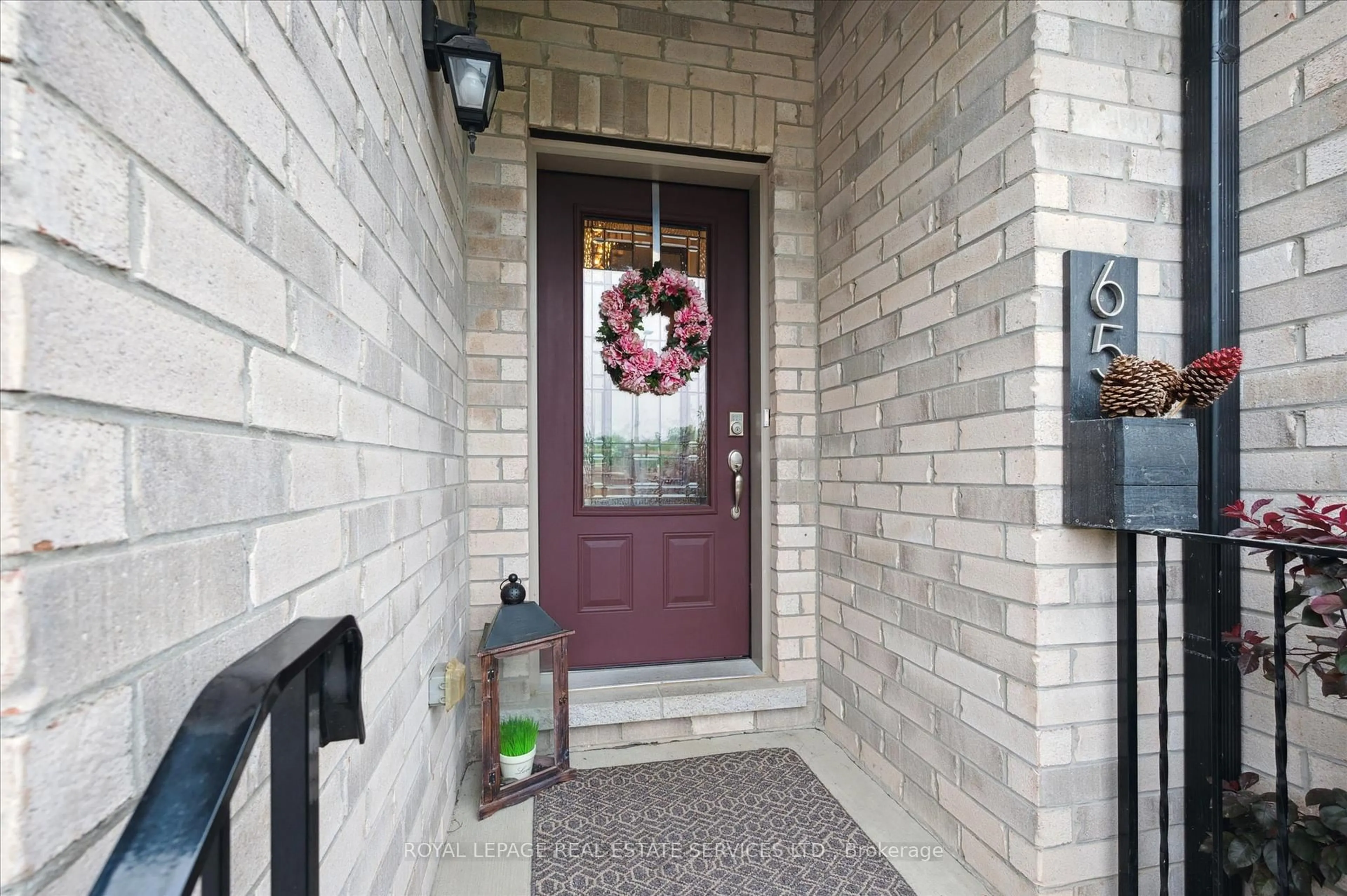 Indoor entryway for 65 Peterson St, Blandford-Blenheim Ontario N0J 1G0