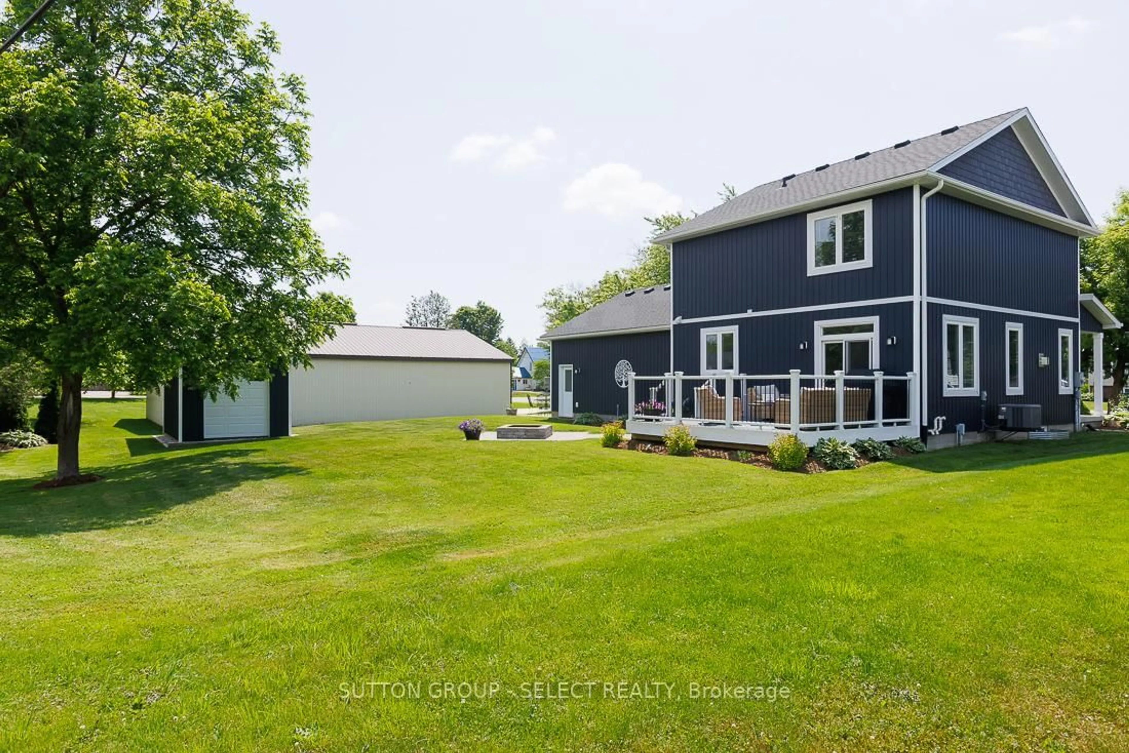 A pic from outside/outdoor area/front of a property/back of a property/a pic from drone, water/lake/river/ocean view for 51200 CENTRE St, Malahide Ontario N0L 2J0