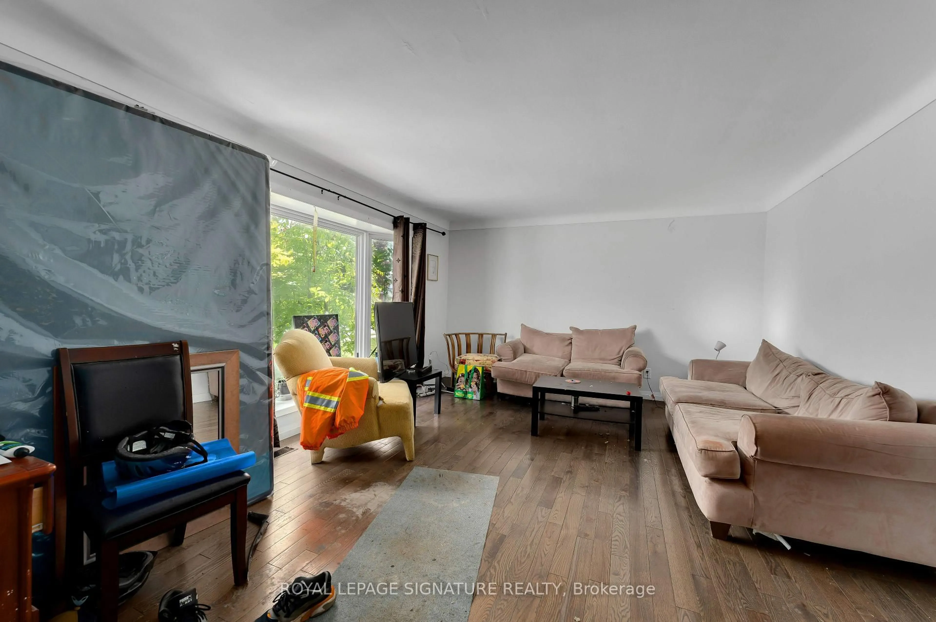 Living room with furniture, unknown for 282 Norman Rogers Dr, Kingston Ontario K7M 2R6
