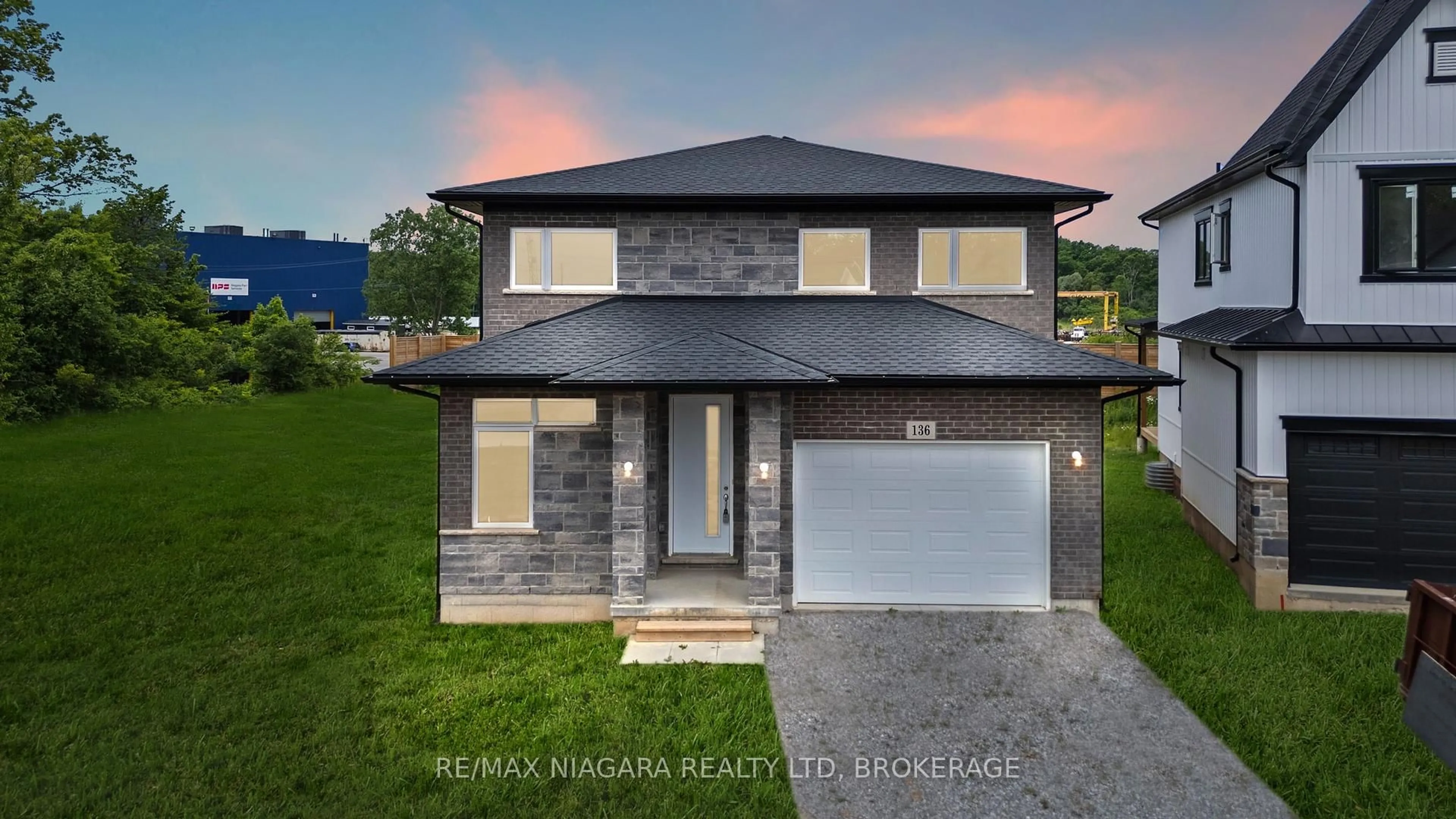 Home with brick exterior material, unknown for 136 HODGKINS Ave, Thorold Ontario L2V 1M1
