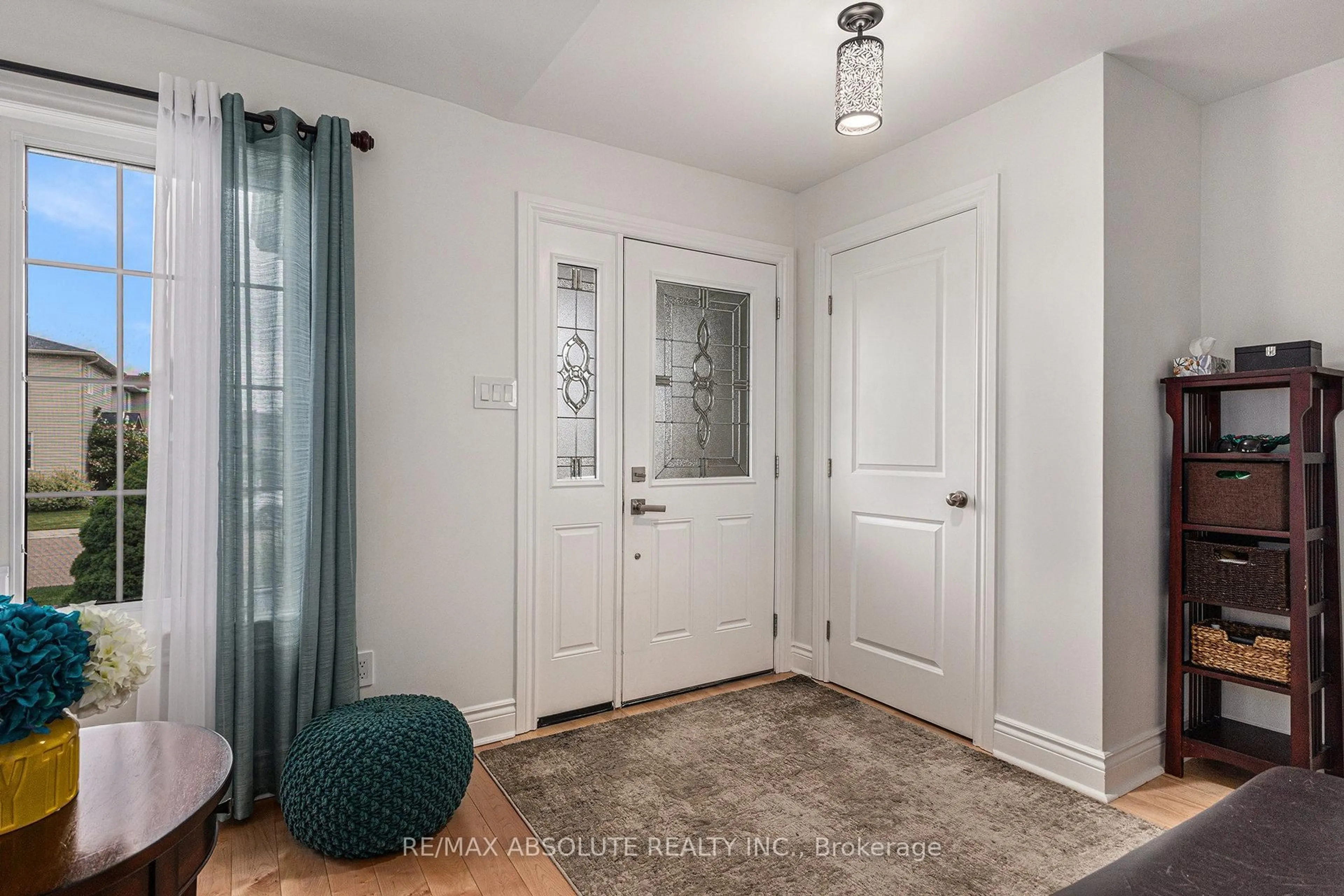 Indoor entryway for 128 Mclachlin St, Arnprior Ontario K7S 3Y5
