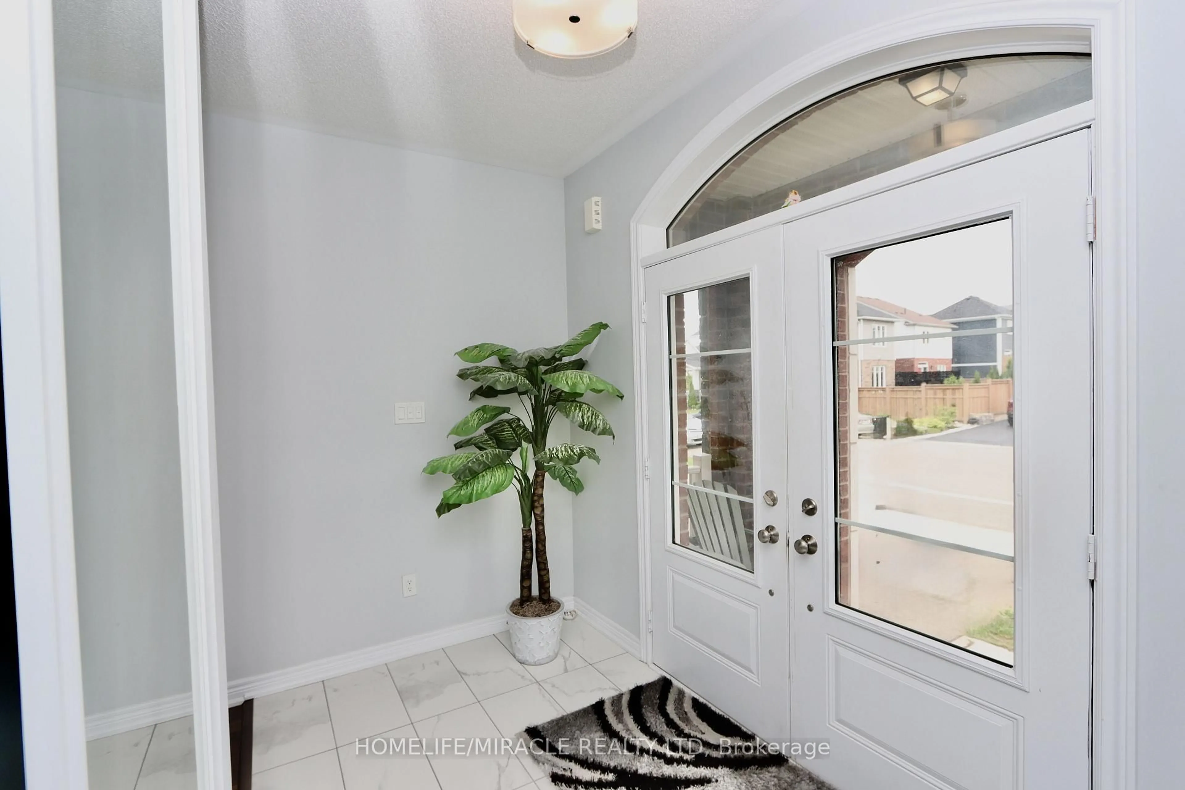 Indoor entryway for 5 Drake Ave, Brant Ontario N3L 0H9