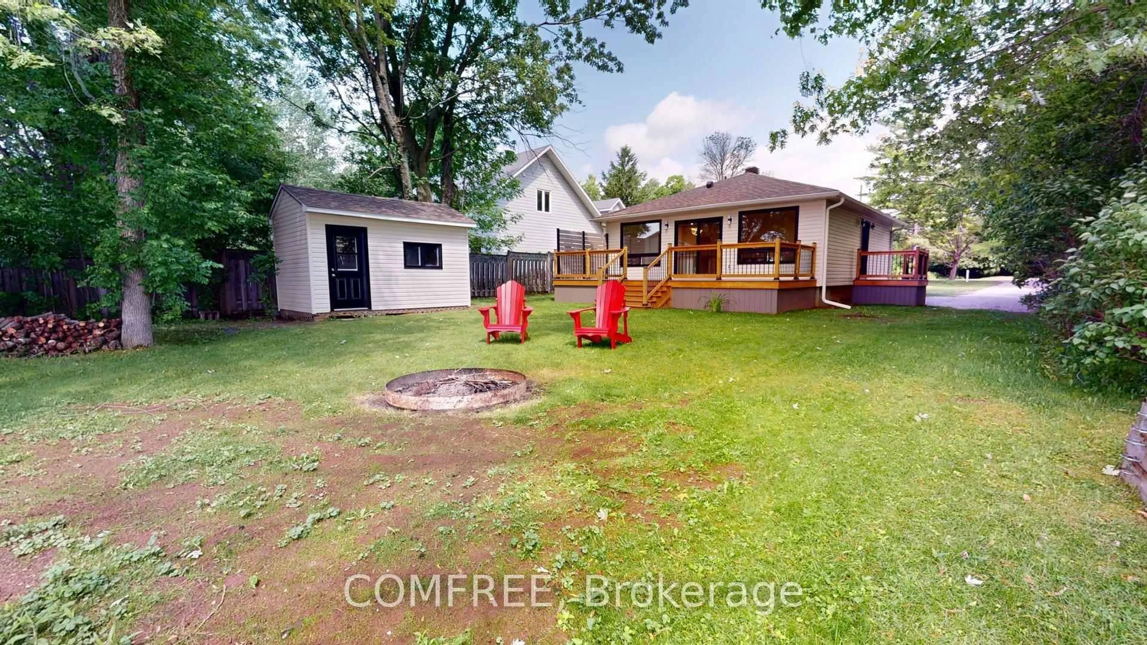 A pic from outside/outdoor area/front of a property/back of a property/a pic from drone, street for 161 Rathwell Shore Rd, Carleton Place Ontario K7C 4L4