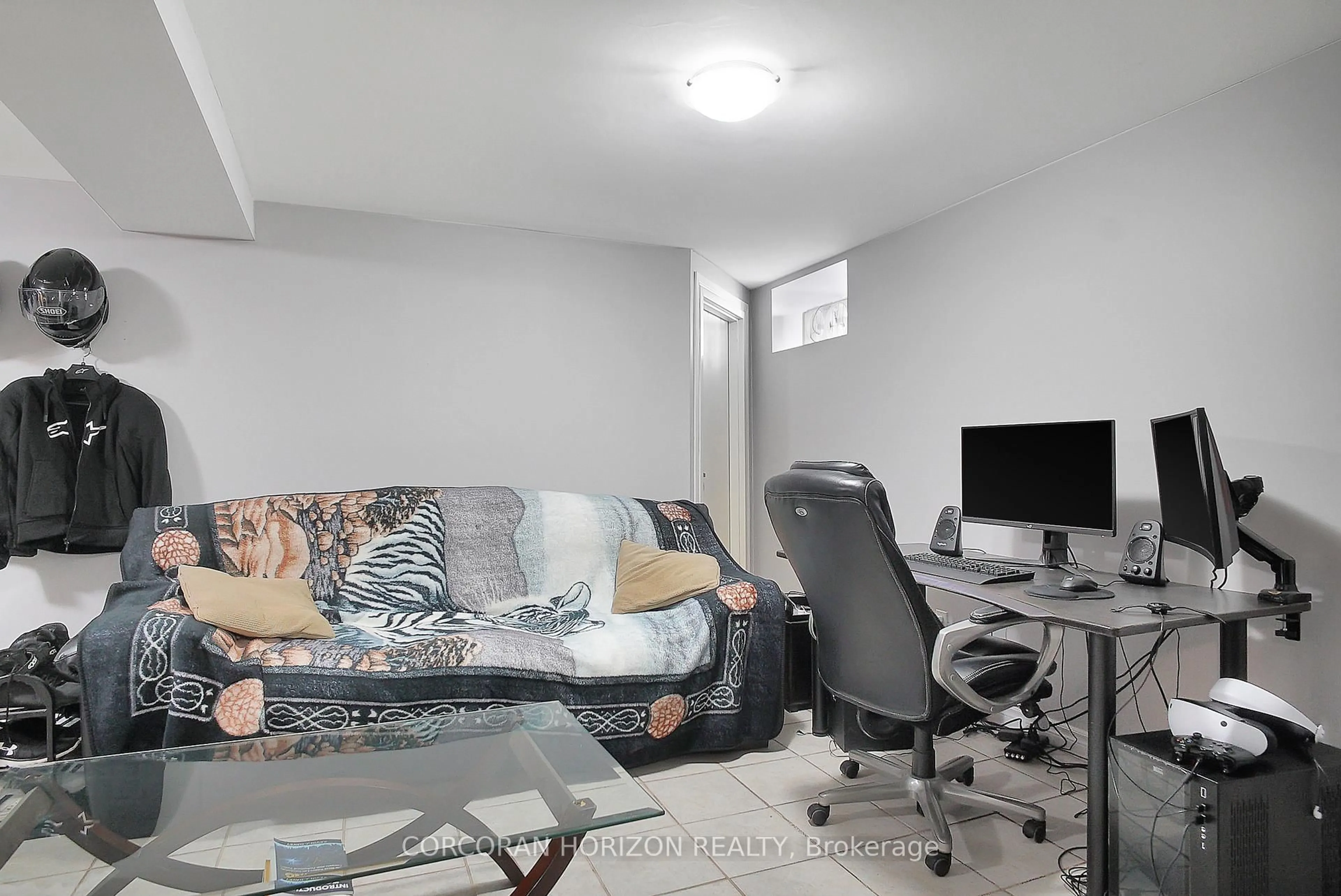 A pic of a room for 17 Shaw Ave, Cambridge Ontario N3C 1E3