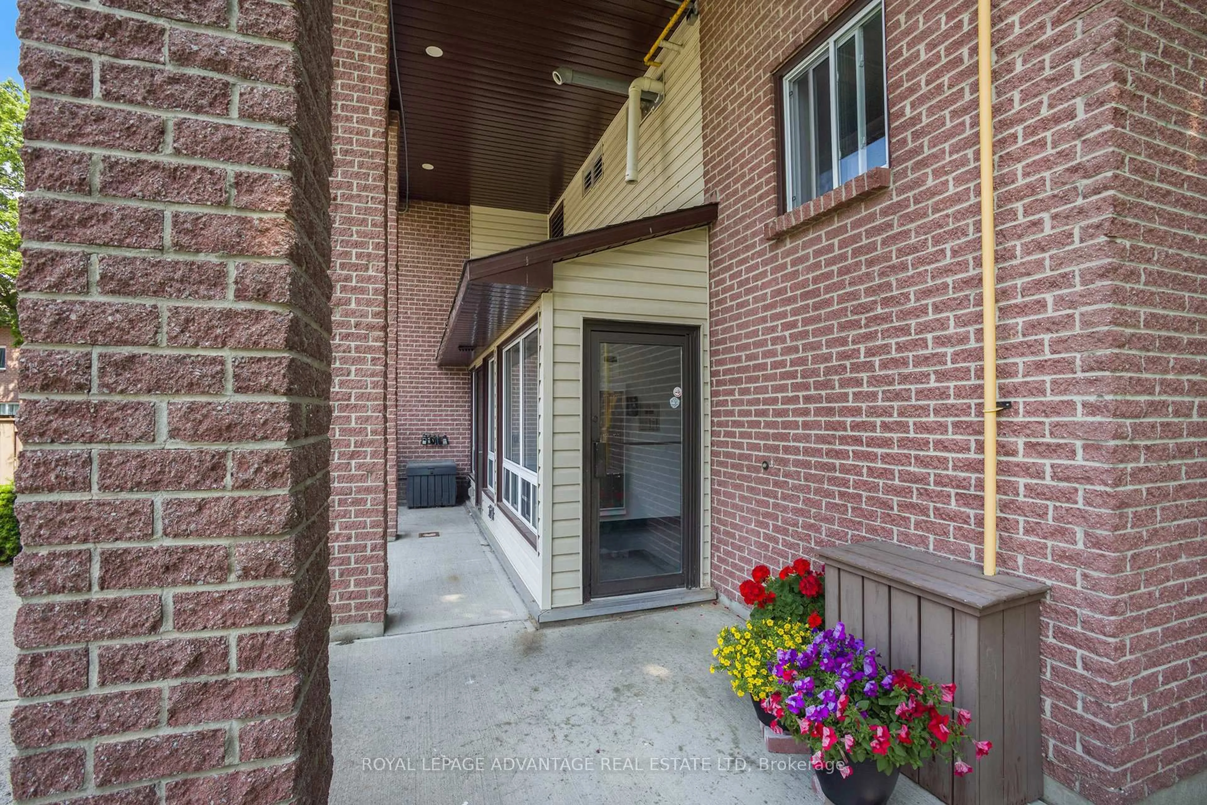 Unknown for 8 Pearl St #104, Smiths Falls Ontario K7A 5B5