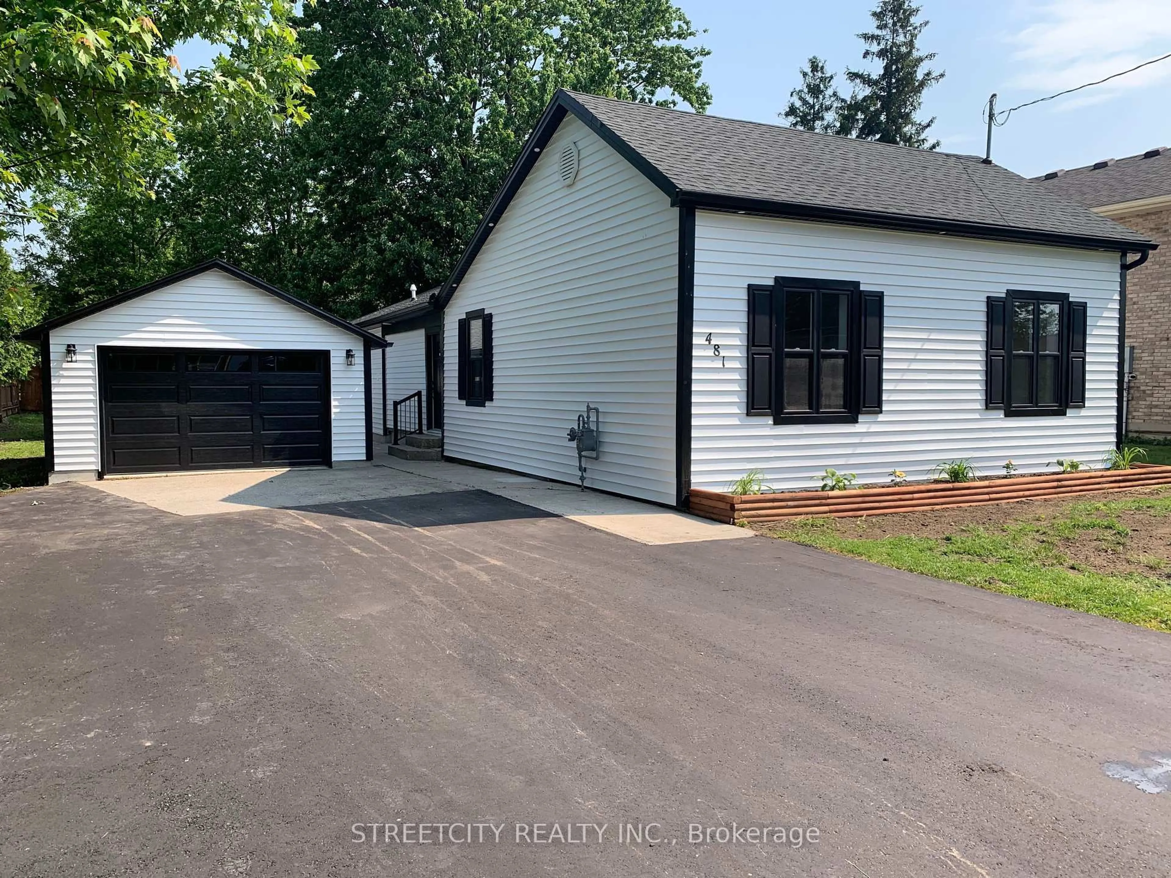 Unknown for 481 Gold St, Warwick Ontario N0M 0B9