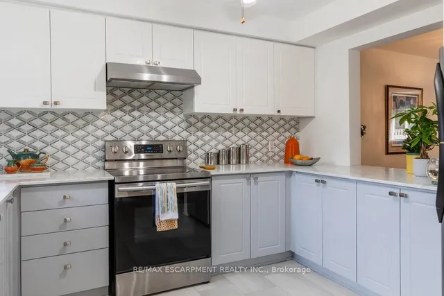 Additional property image - 31 Moss Blvd Unit 1