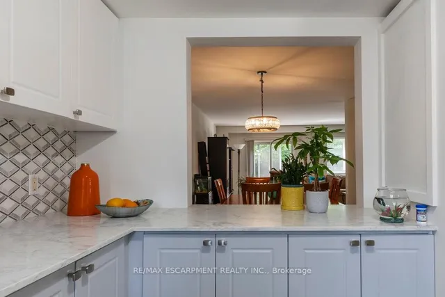 Additional property image - 31 Moss Blvd Unit 1