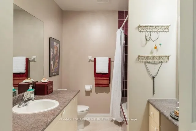 Additional property image - 31 Moss Blvd Unit 1