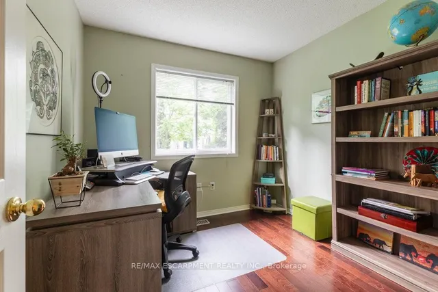 Additional property image - 31 Moss Blvd Unit 1