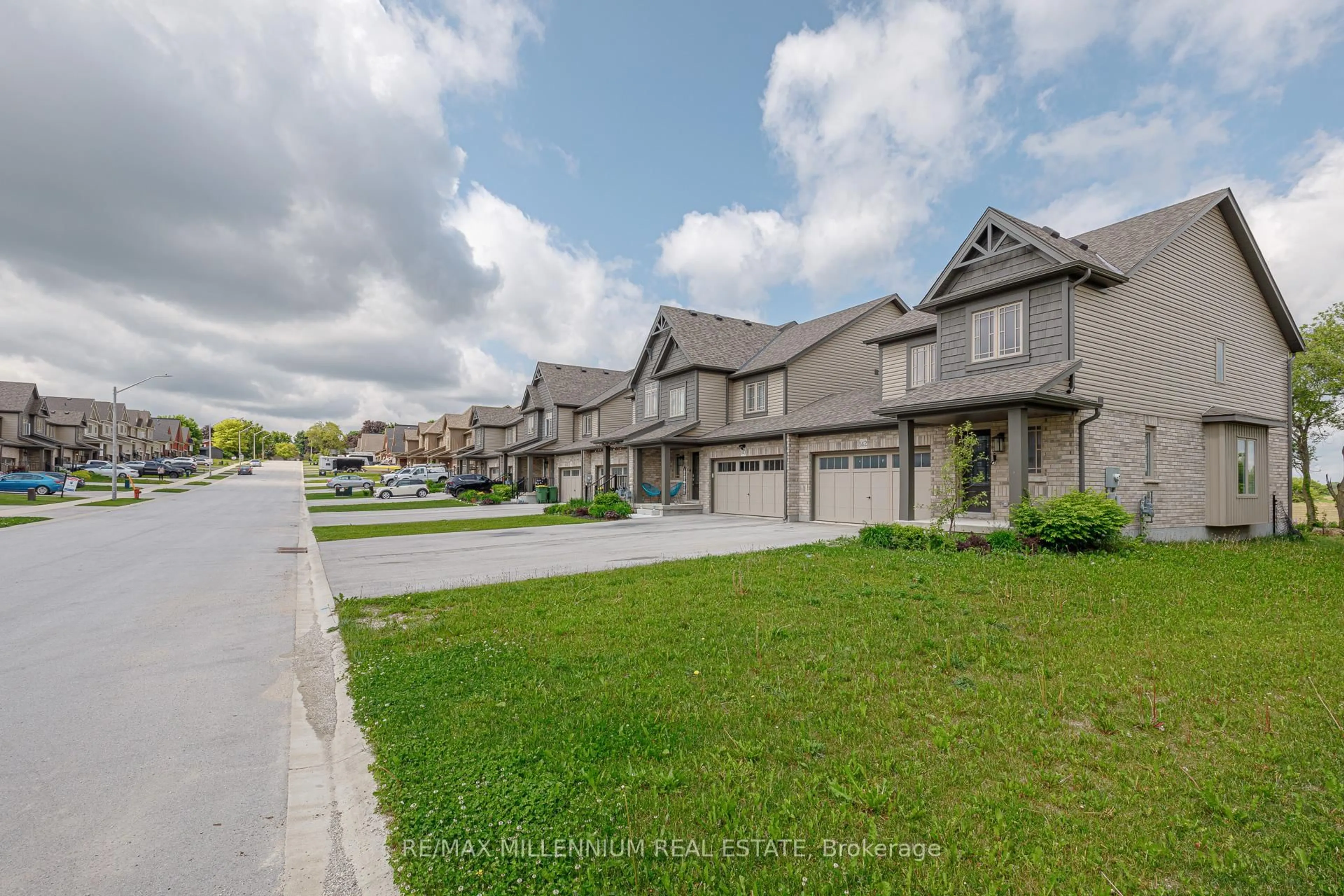 A pic from outside/outdoor area/front of a property/back of a property/a pic from drone, street for 142 Stonebrook Way, Grey Highlands Ontario N0C 1H0