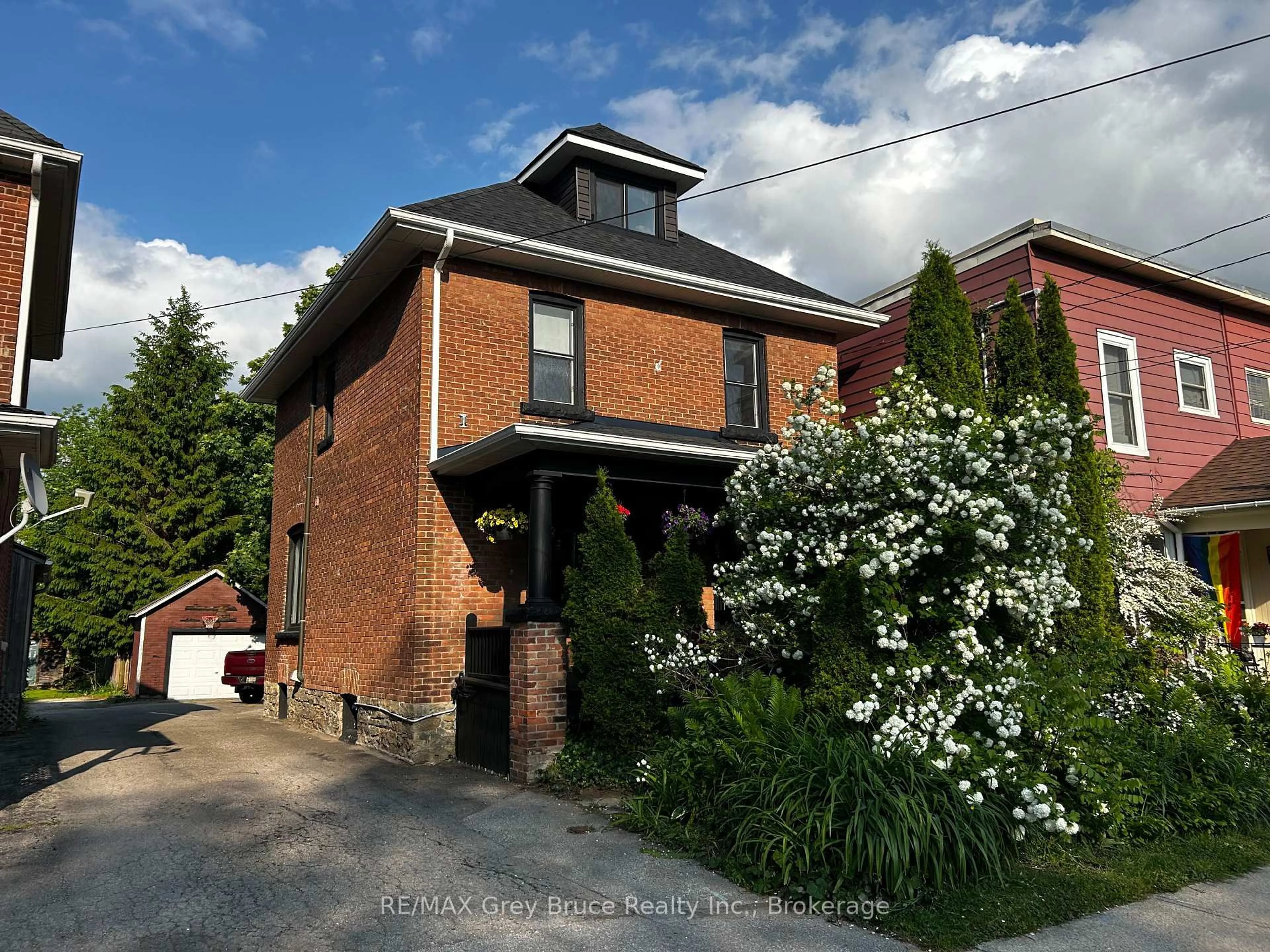 Home with brick exterior material, street for 1155 3rd Ave, Owen Sound Ontario N4K 4P9