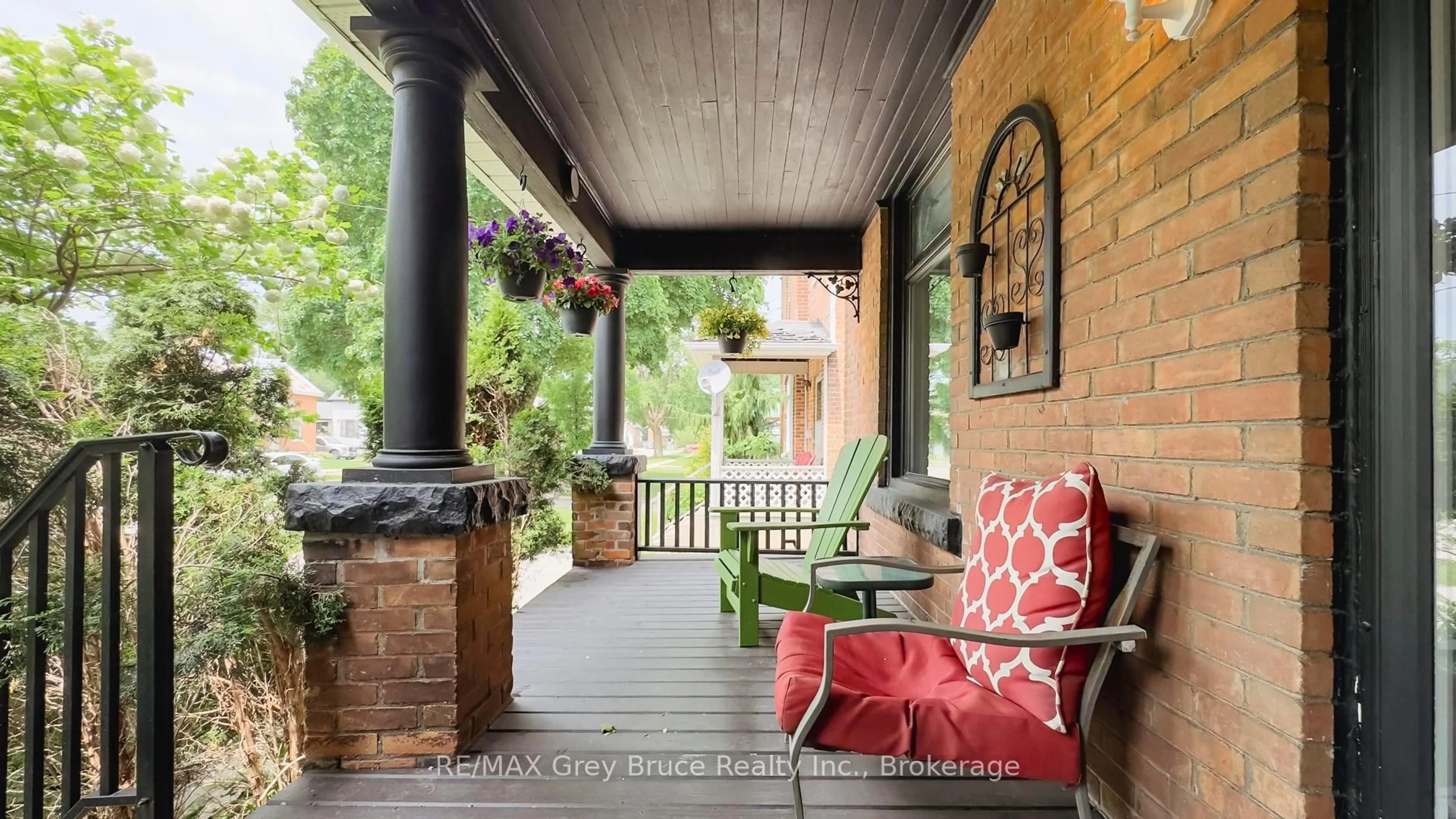Patio, street for 1155 3rd Ave, Owen Sound Ontario N4K 4P9