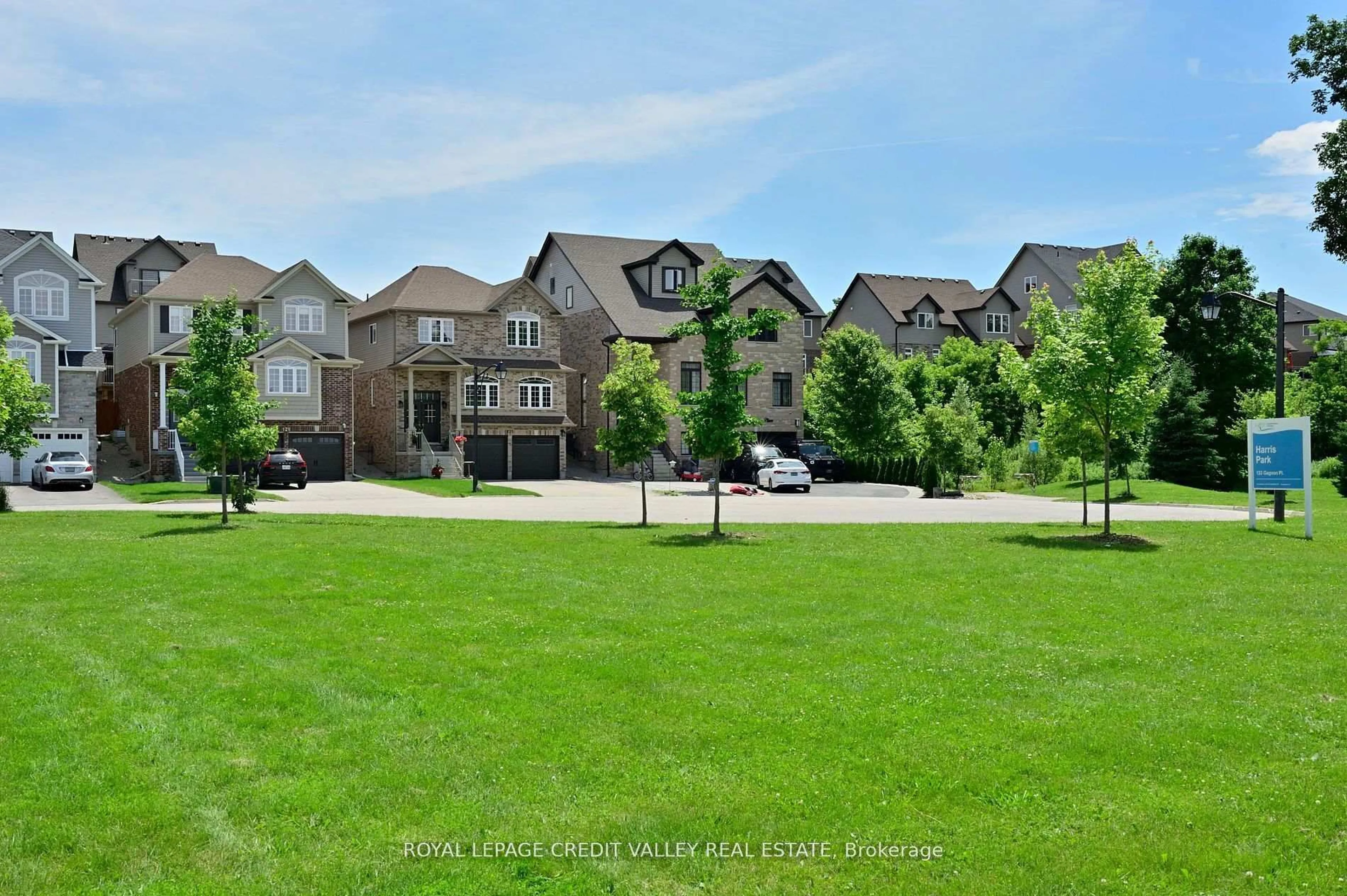 A pic from outside/outdoor area/front of a property/back of a property/a pic from drone, street for 125 Gagnon Pl, Guelph/Eramosa Ontario N0B 2K0