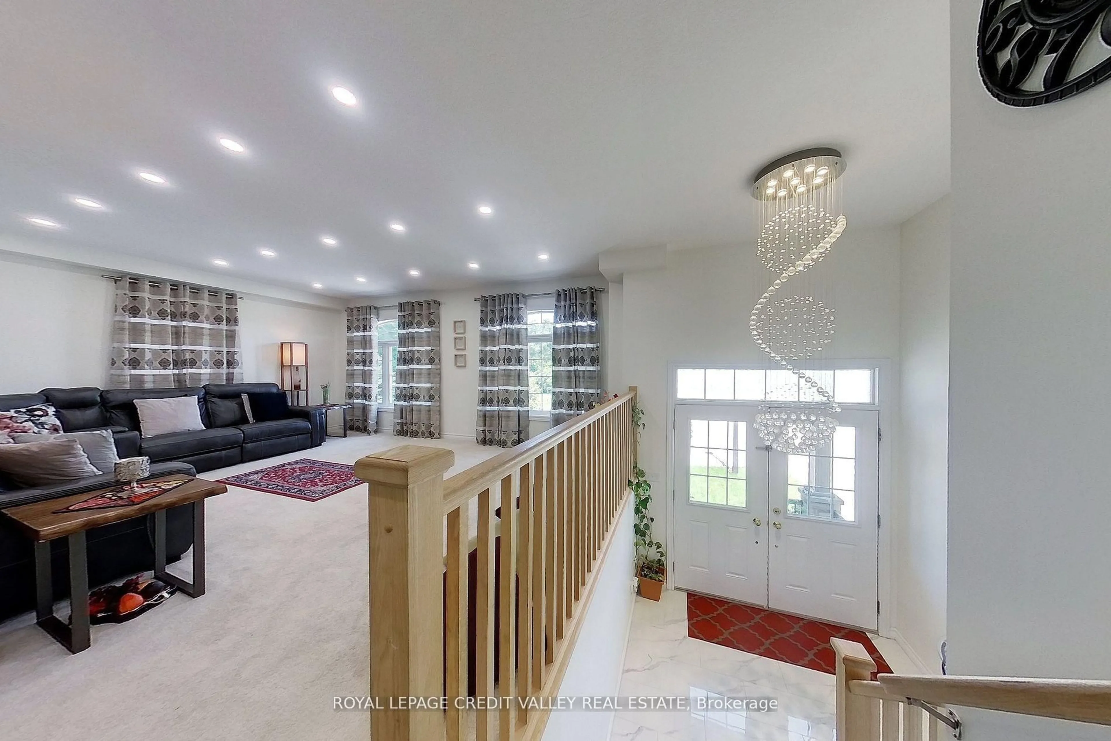 Indoor foyer for 125 Gagnon Pl, Guelph/Eramosa Ontario N0B 2K0