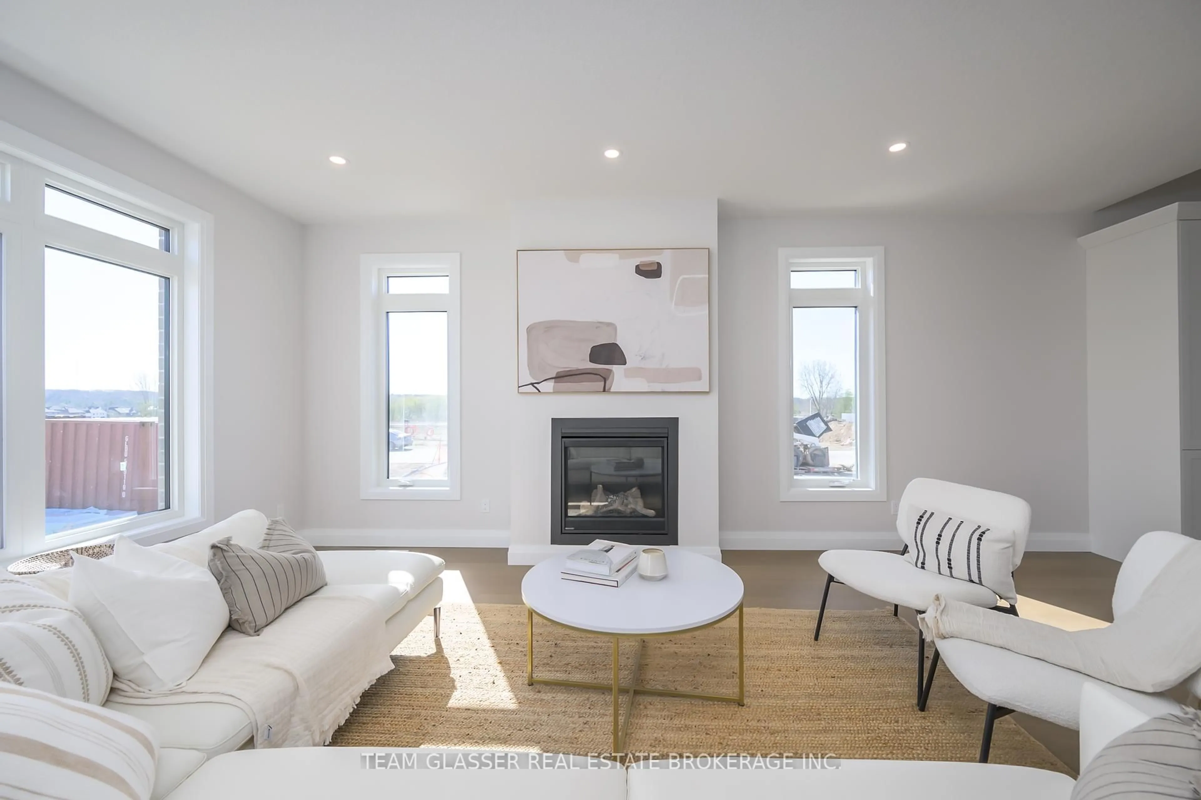 Living room with furniture, unknown for 72 ALLISTER Dr, Middlesex Centre Ontario N0L 1R0