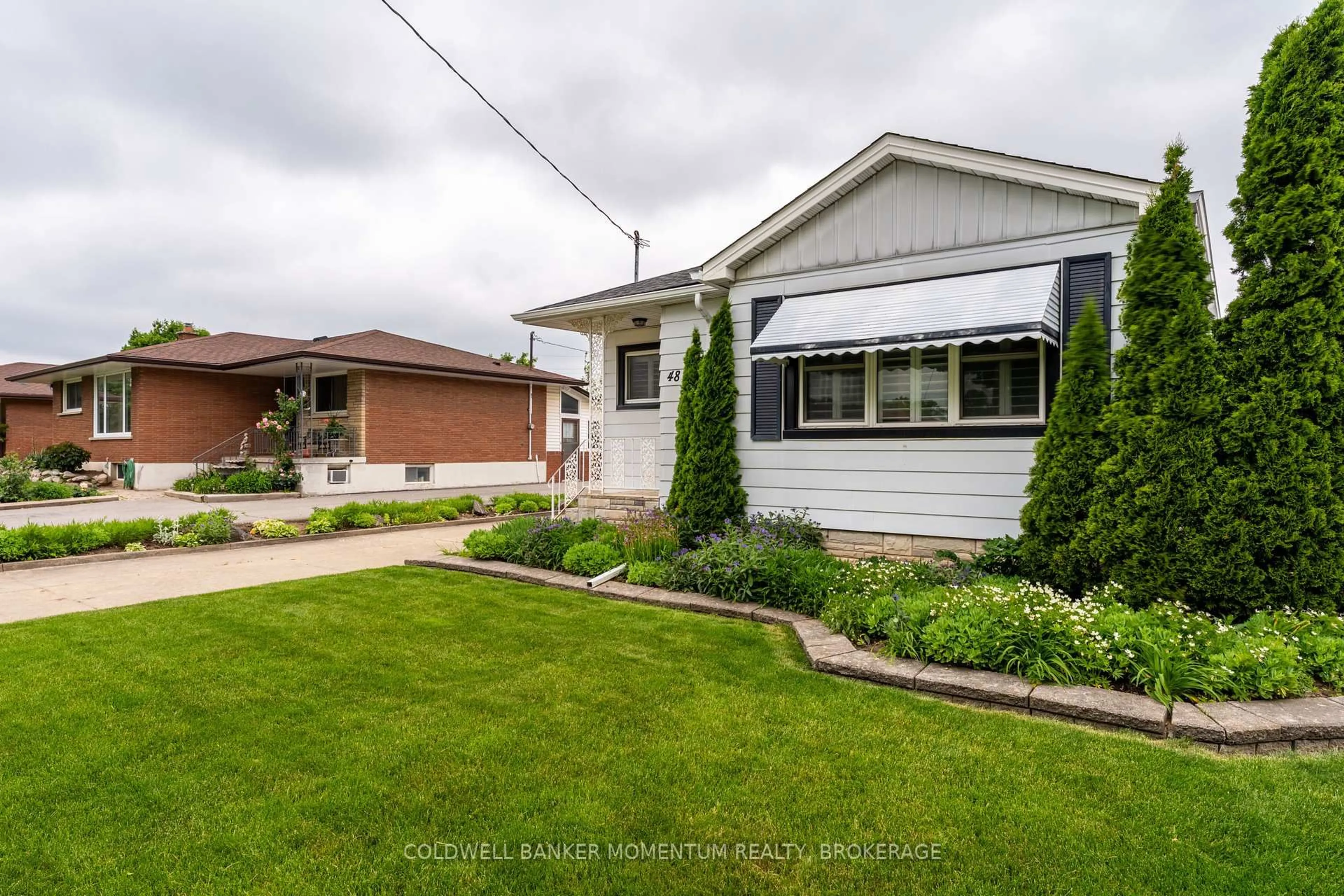 A pic from outside/outdoor area/front of a property/back of a property/a pic from drone, street for 48 Mcdonald Ave, Thorold Ontario L2V 3E6
