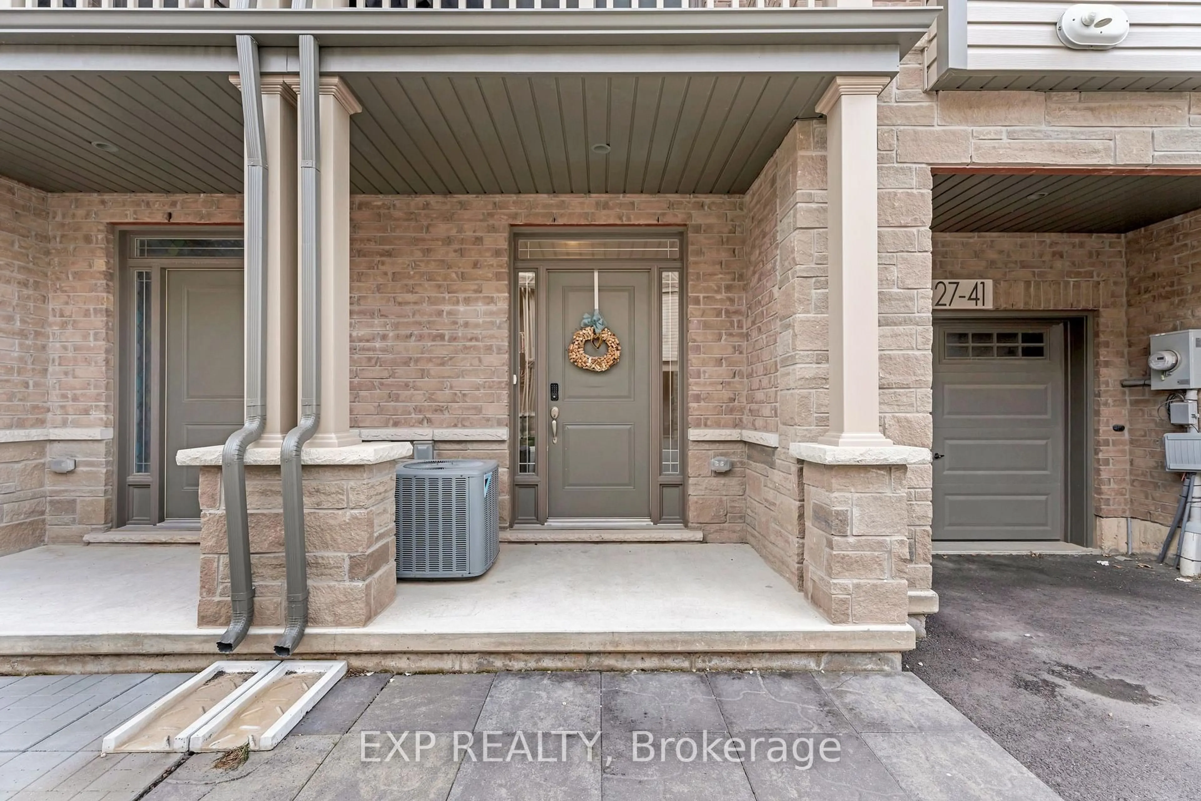 Indoor entryway for 27 Rachel Dr #41, Hamilton Ontario L8E 0K6