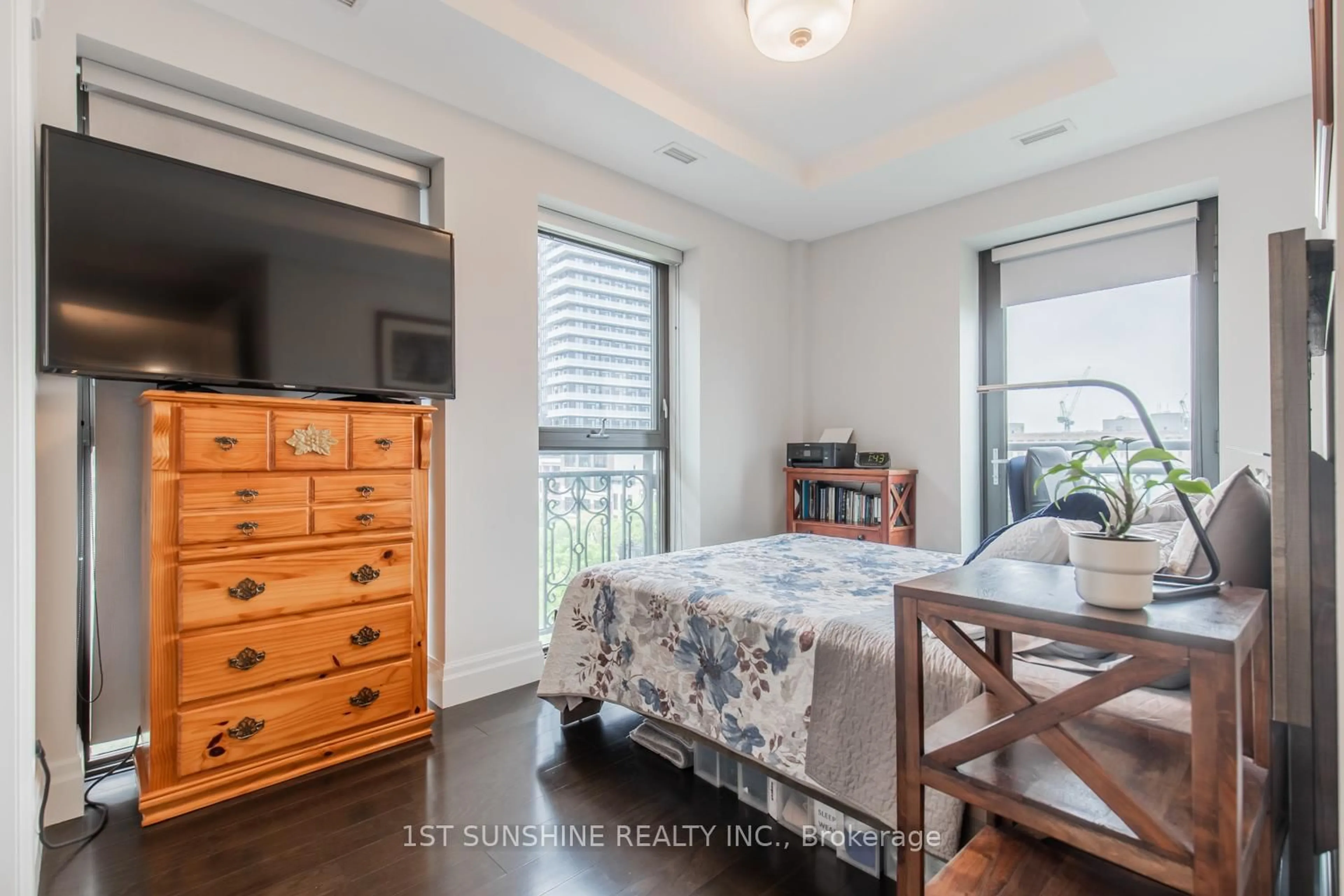 A pic of a room for 112 King St #505, Hamilton Ontario L8N 1A8