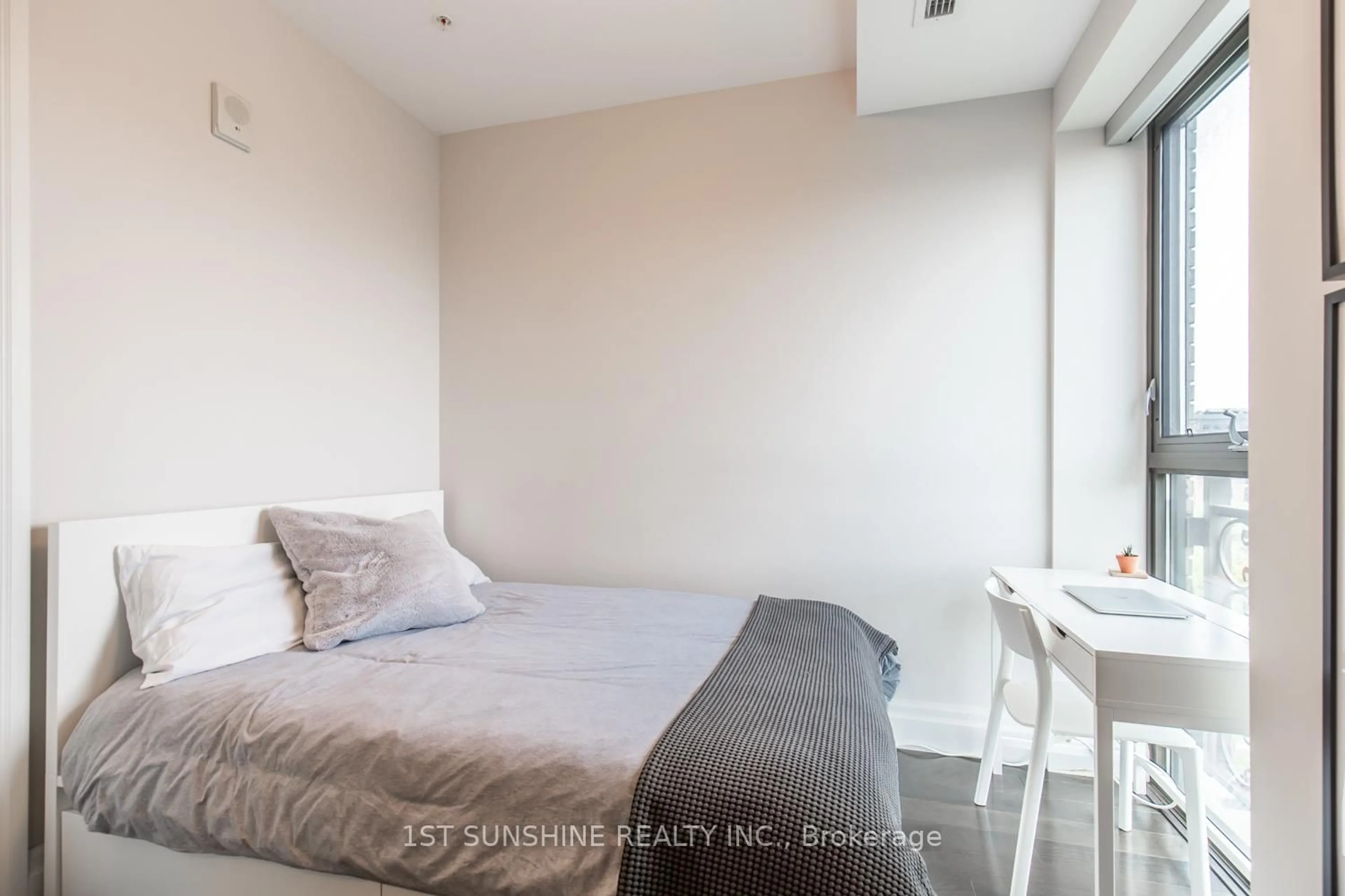 Bedroom with bed, unknown for 112 King St #505, Hamilton Ontario L8N 1A8