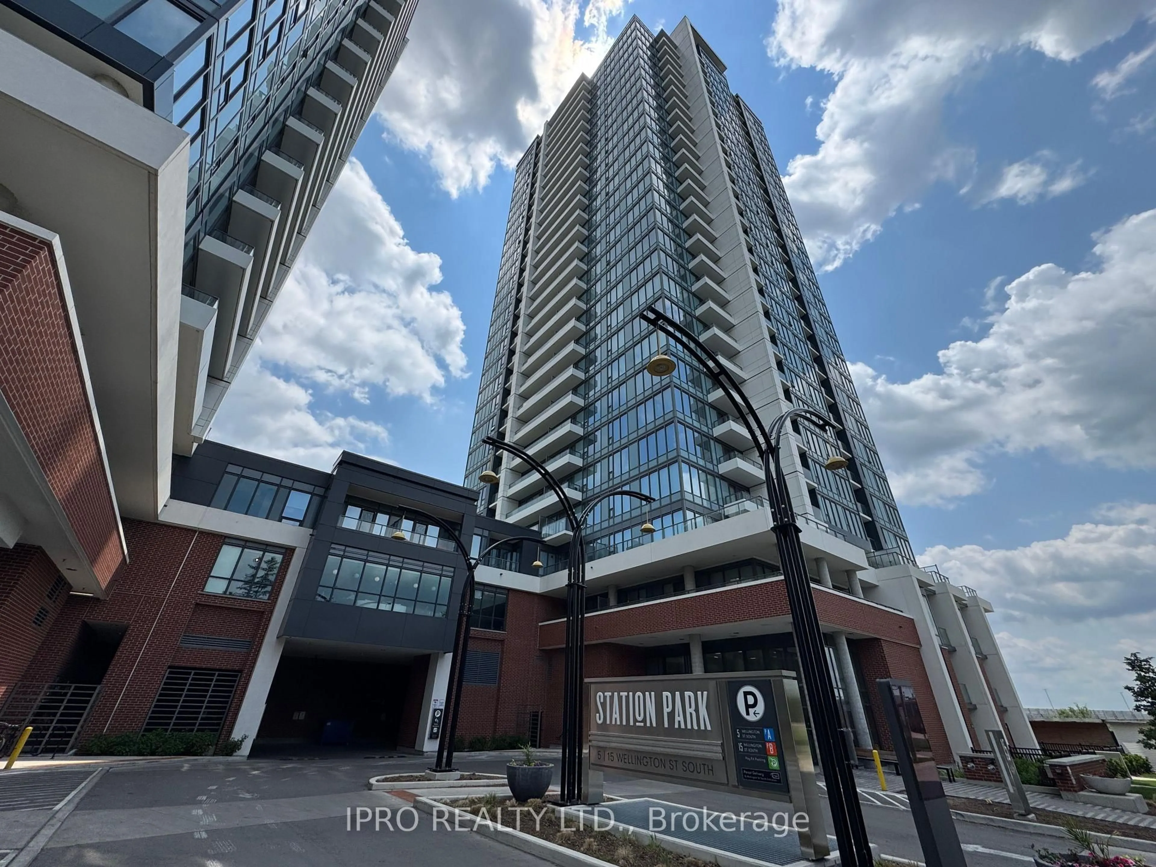 Unknown for 15 Wellington St #211, Kitchener Ontario N2G 0E4