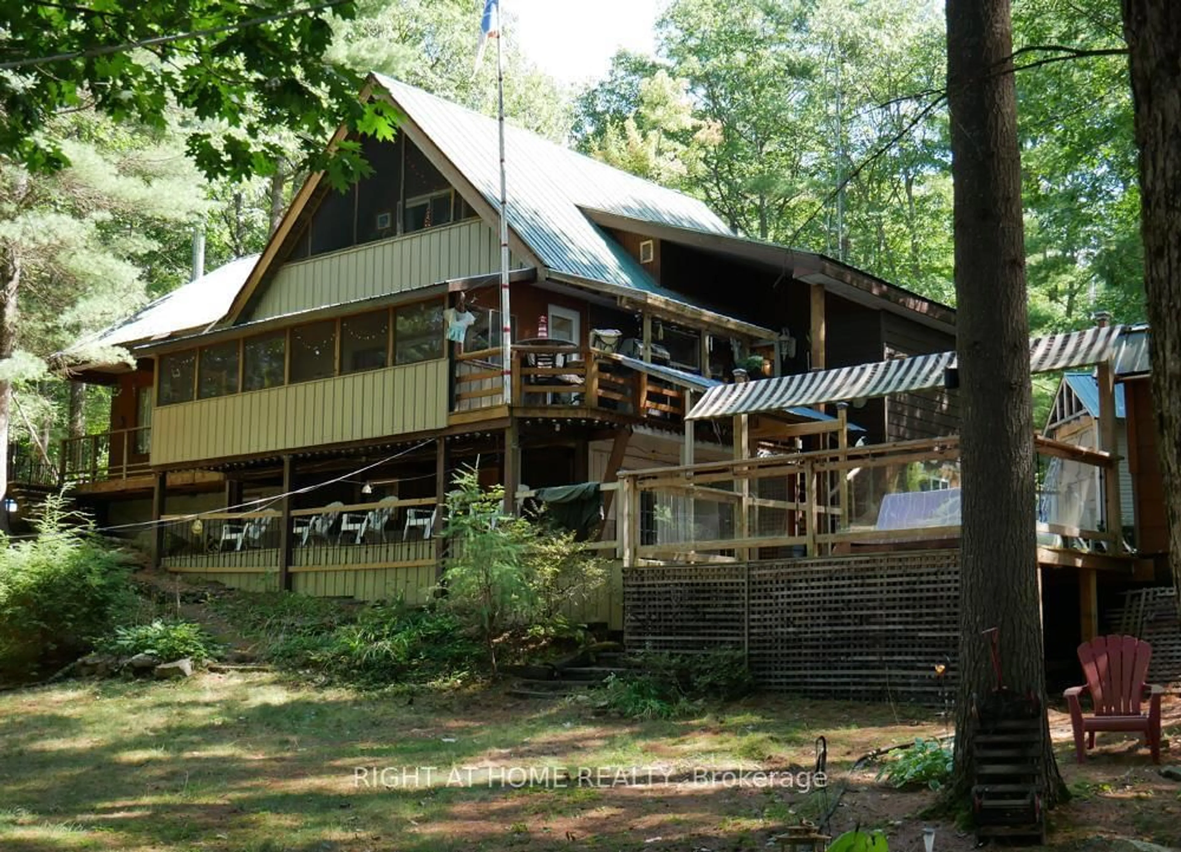 Home with vinyl exterior material, unknown for 1130 Towering Oaks Tr, Minden Hills Ontario K0M 2L1