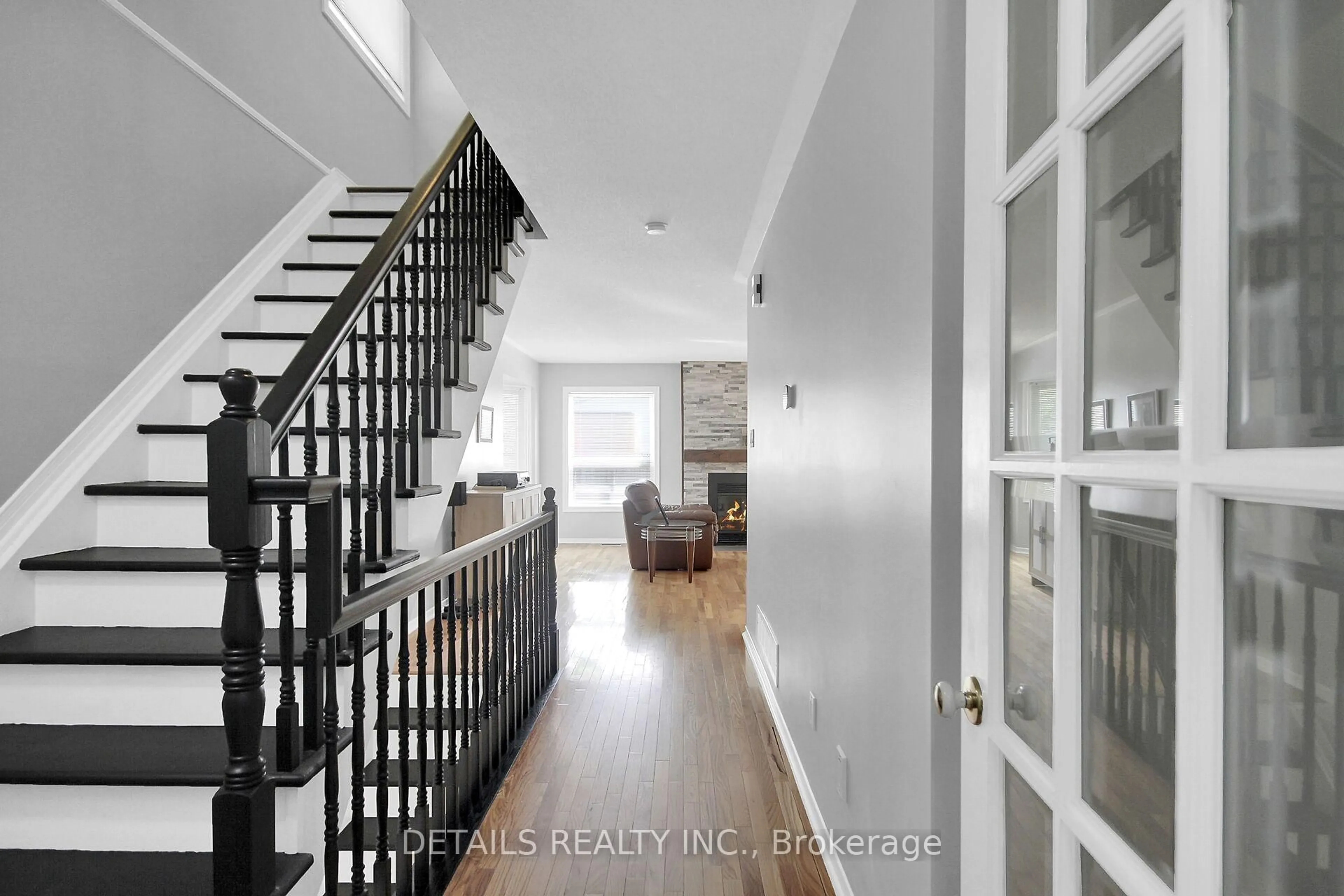 Indoor entryway for 78 Markland Cres, Ottawa Ontario K2G 5Z6