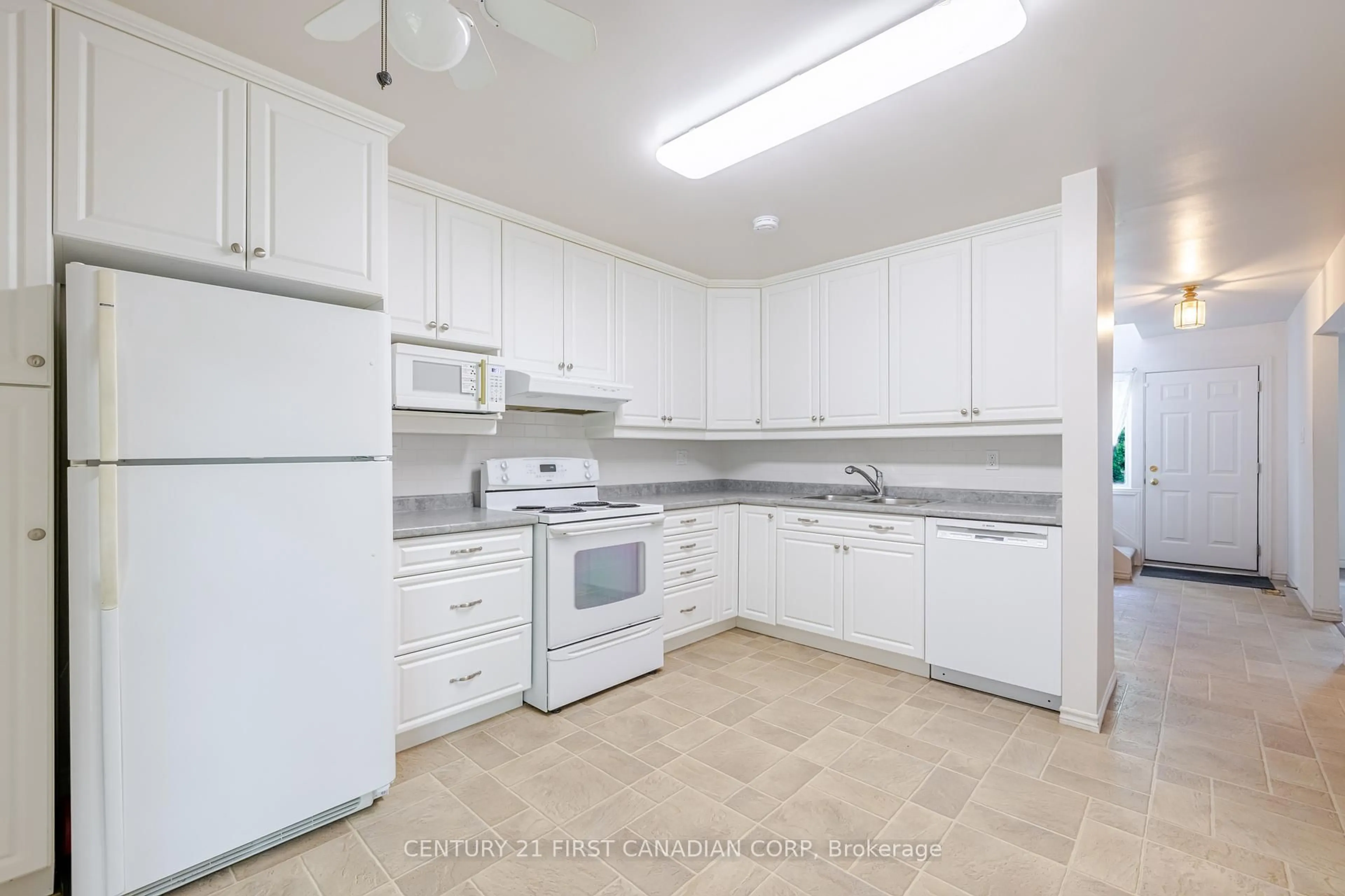 Standard kitchen, unknown for 657 Woodcrest Blvd #14, London South Ontario N6K 1P8