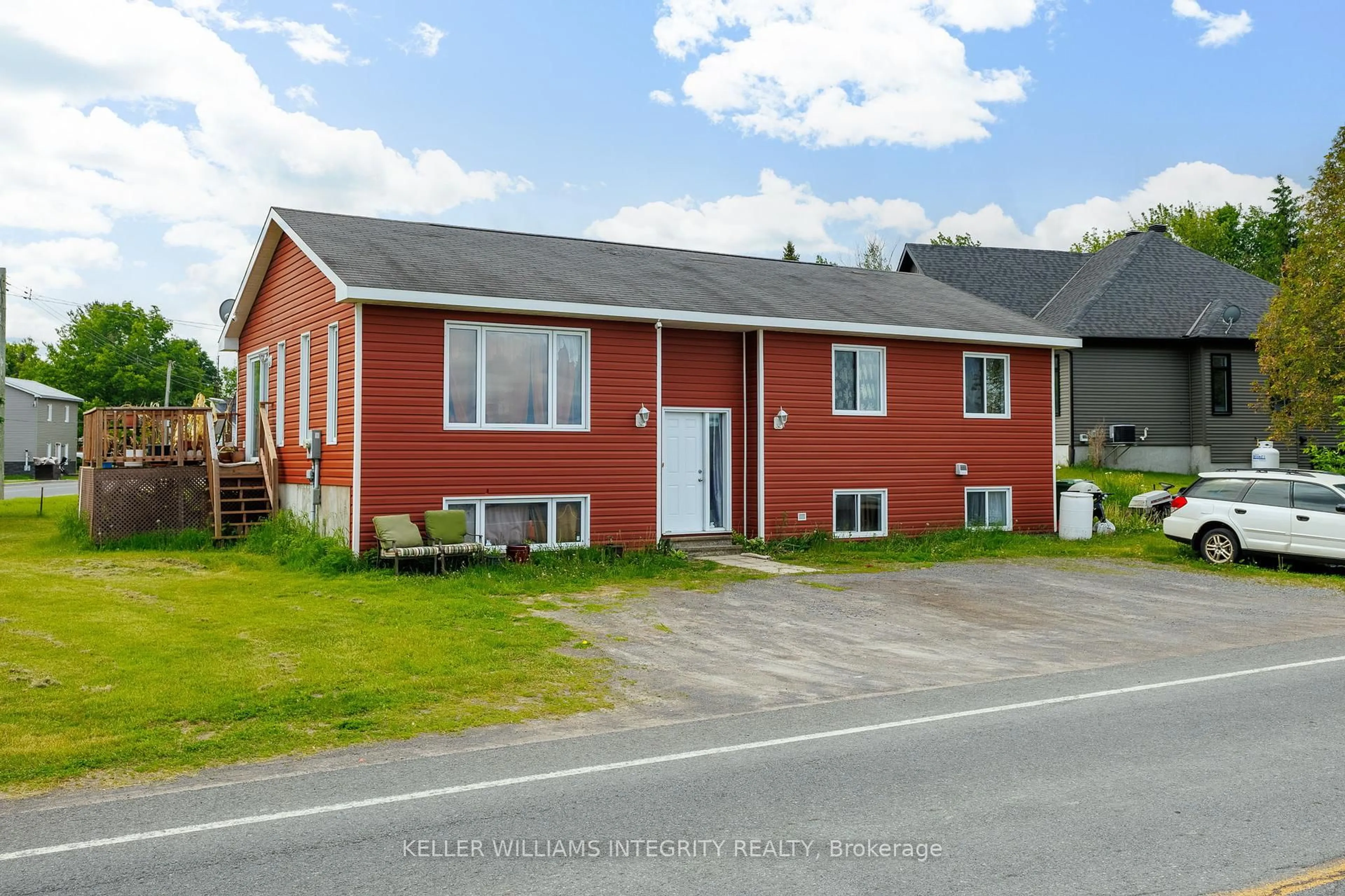 Home with vinyl exterior material, street for 5070 Du Parc, The Nation Ontario K0B 1G0
