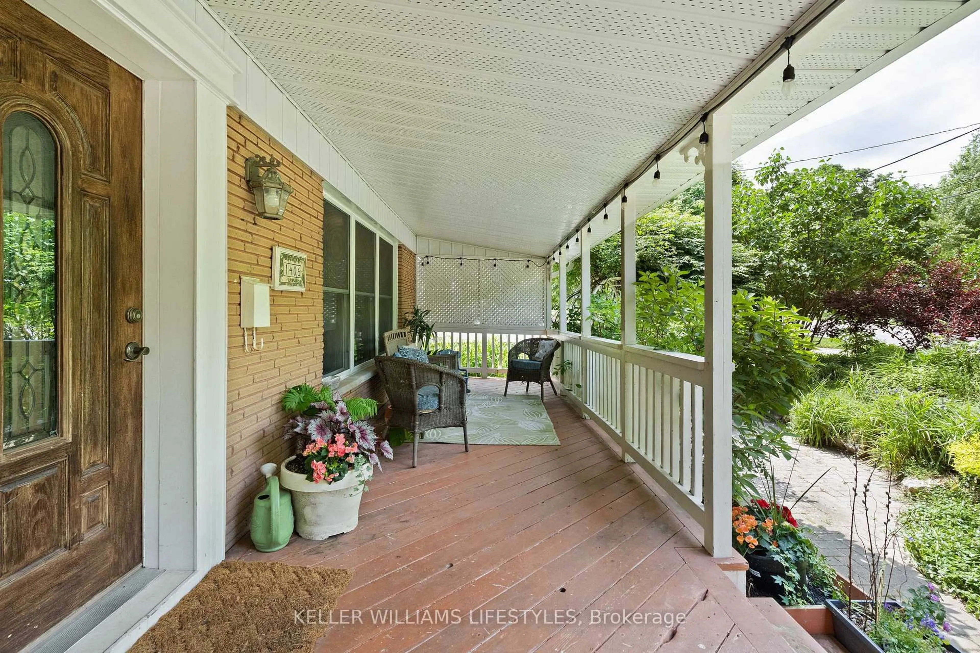 Patio, water/lake/river/ocean view for 1406 Byron Baseline Rd, London South Ontario N6K 2E8