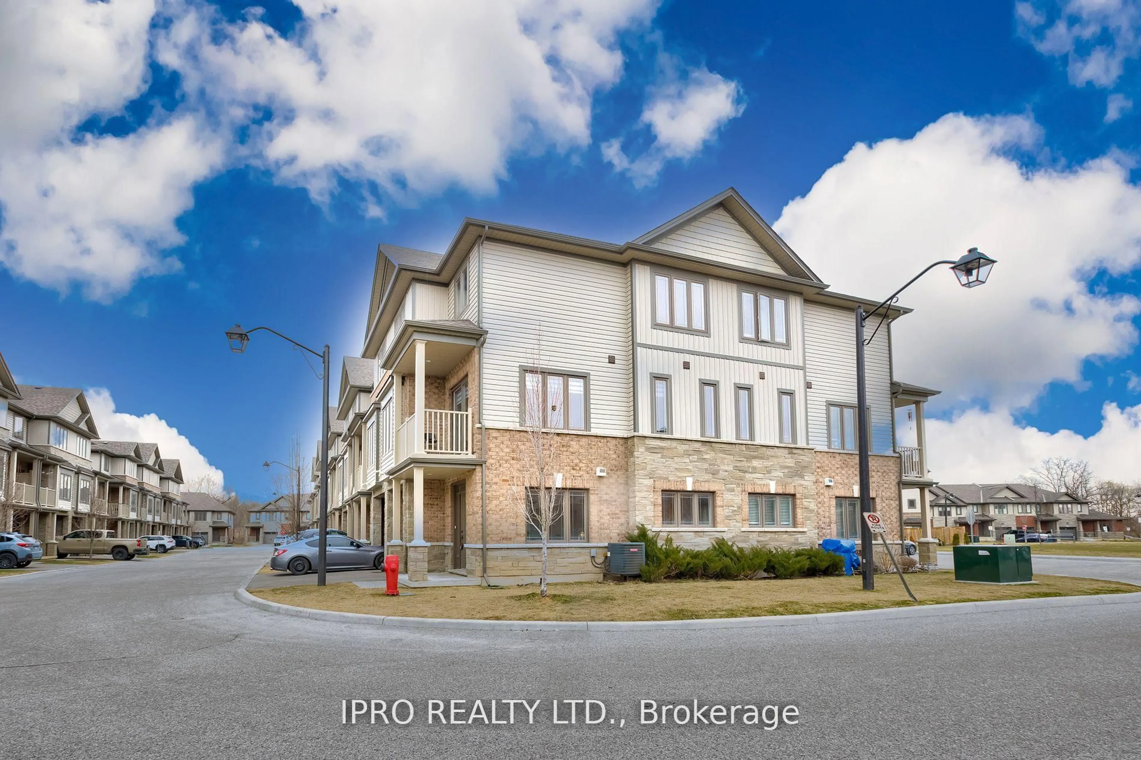 A pic from outside/outdoor area/front of a property/back of a property/a pic from drone, building for 77 Diana Ave #149, Brantford Ontario N3T 0R6