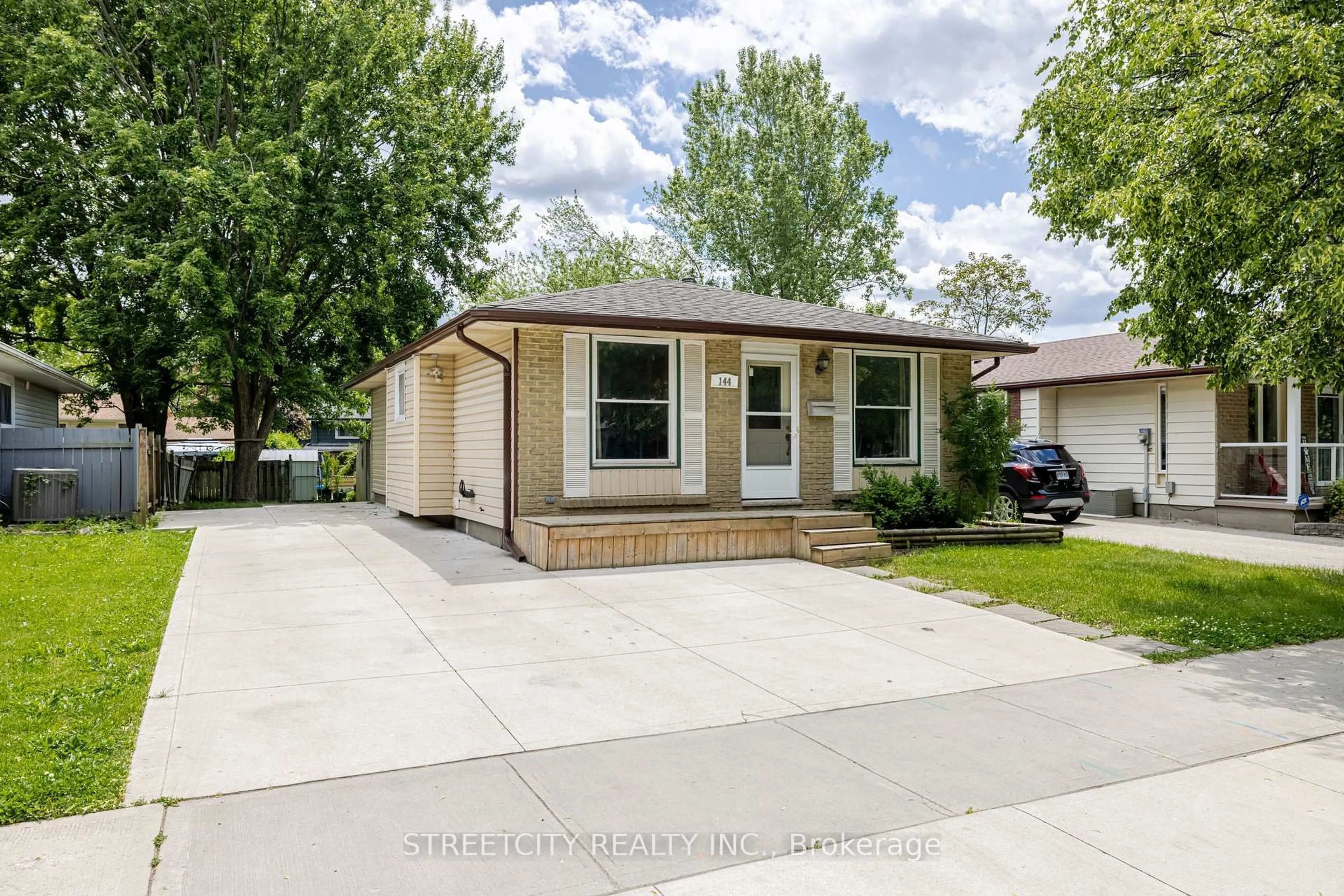 Home with vinyl exterior material, street for 144 Lacey Cres, London South Ontario N6E 2E7
