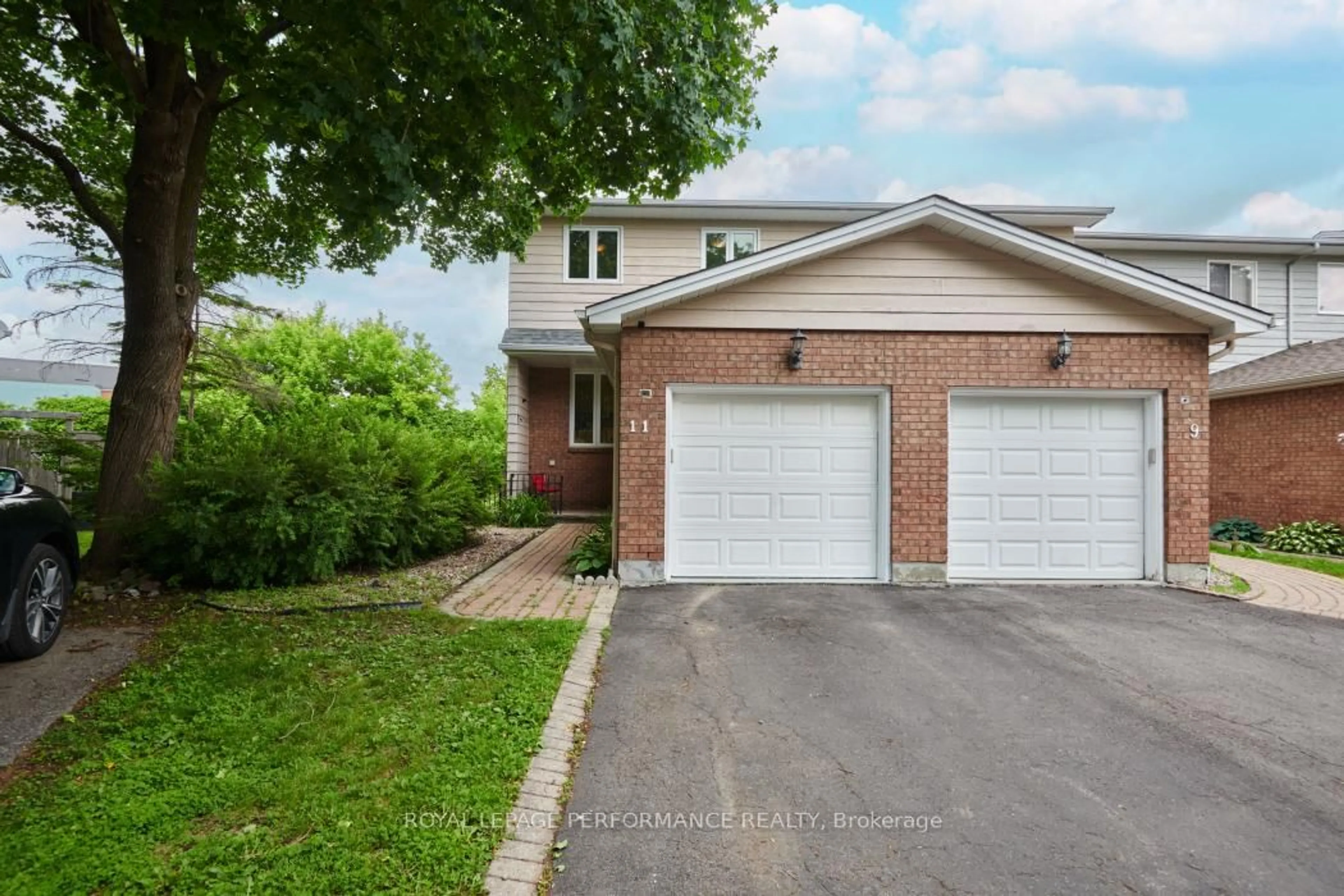 A pic from outside/outdoor area/front of a property/back of a property/a pic from drone, street for 11 Sturbridge Private, Ottawa Ontario K1T 3J6